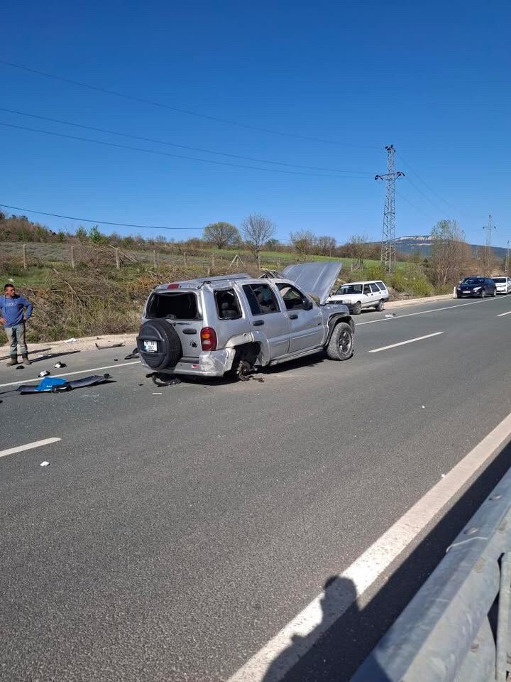 Karabük Kastamonu Yolunda Feci Kaza 1'I Ağır 2 Yaralı Var!
