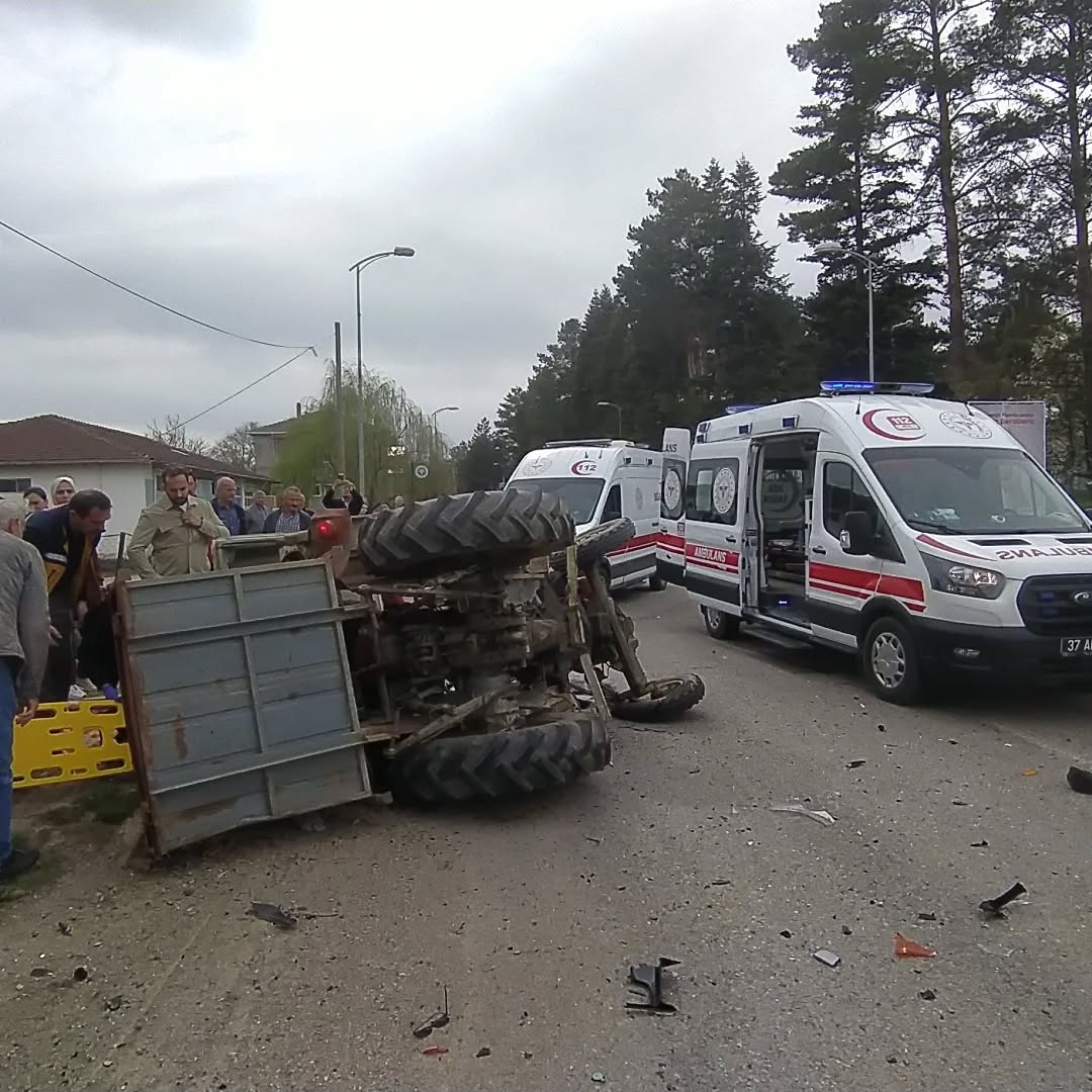 Kastamonu'da Feci Kaza! Traktör Ile Beton Mikseri Çarpıştı 1 Yaralı Var! 1