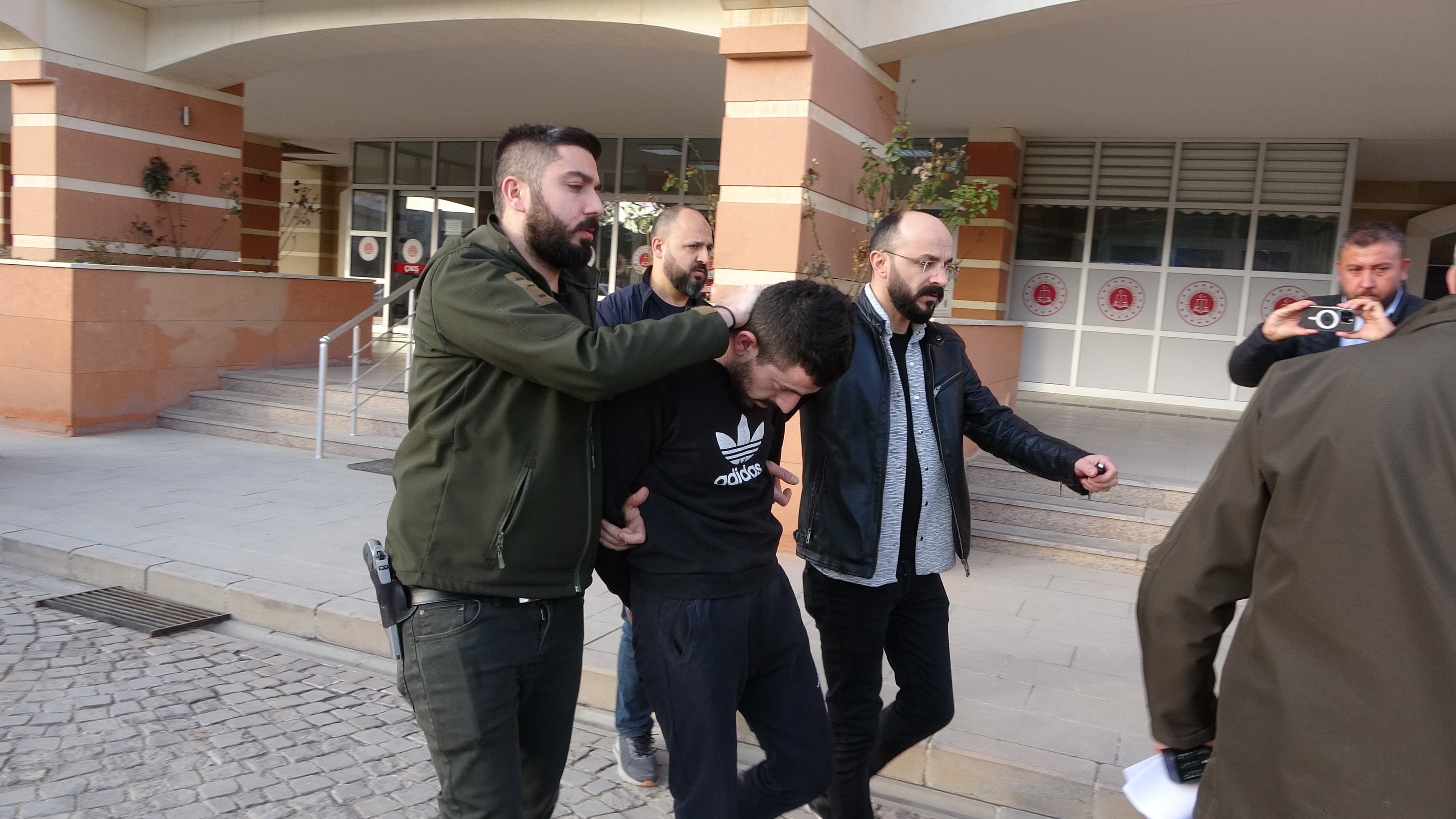 Kastamonu'da Gürültüden Dolayı Kapıya Çıkan Komşusunu Öldürmüştü Müebbet Hapis Cezası Aldı! 4