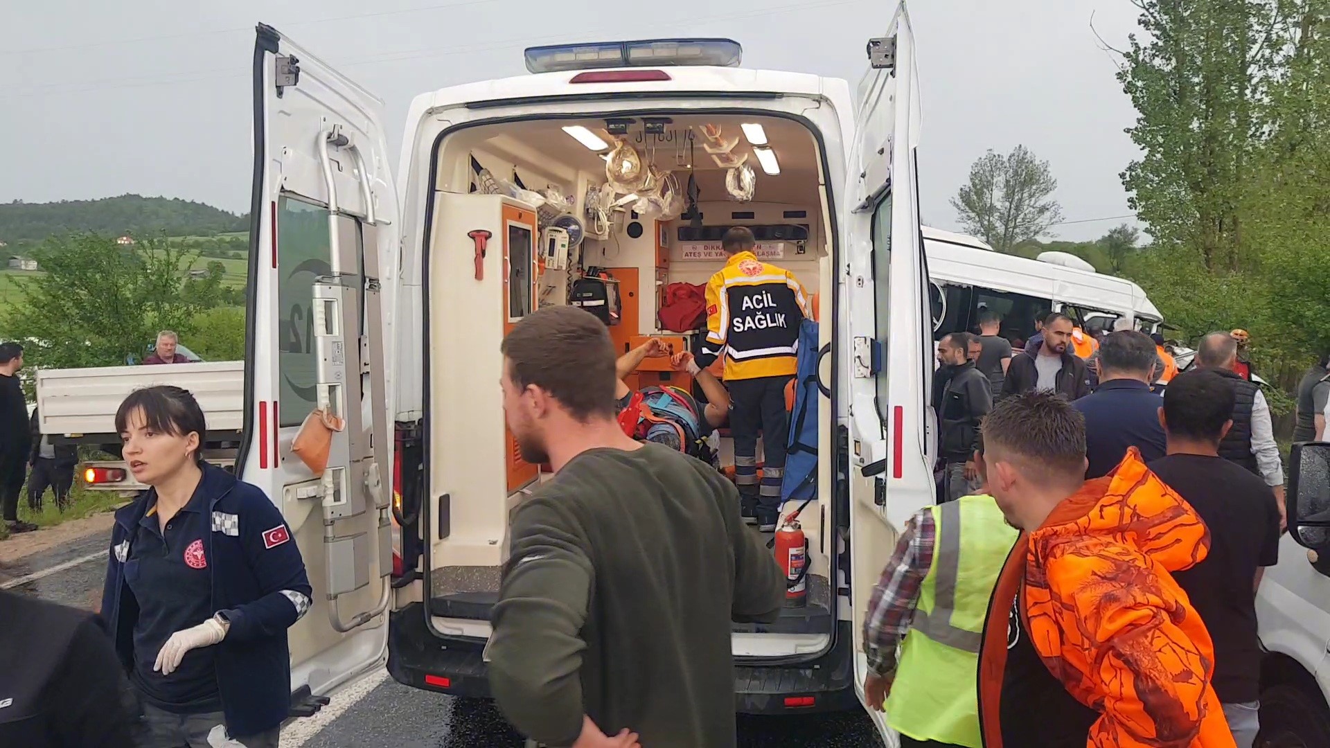 4 Araçlı Zincirleme Kaza 1'I Ağır 9 Yaralı! 5