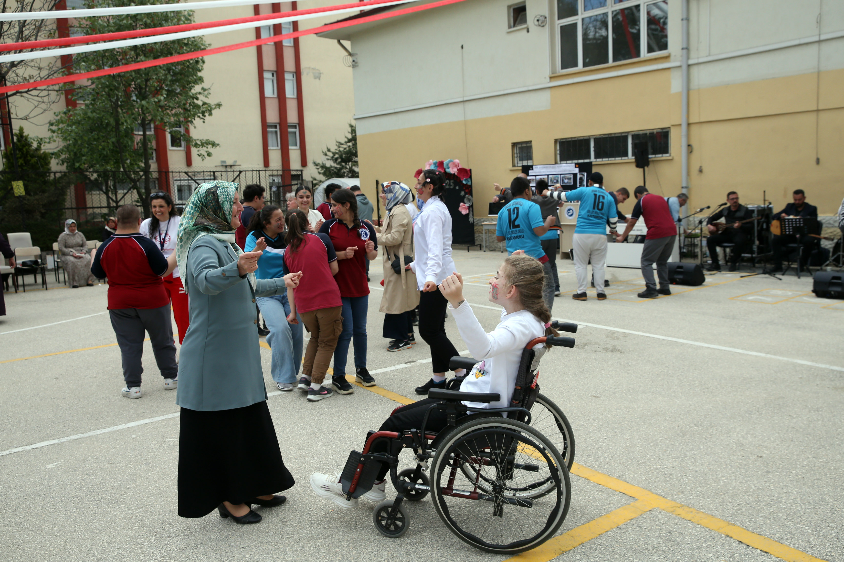'Ailemle Özel Anlar' Kastamonu’da Gönülleri Isıttı