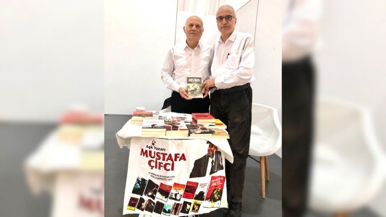 Aşk Yazarı Mustafa Çifci, ‘Kahve Tadında Tarih Ve Siyaset’ Kitabını Değerlendirdi (2)