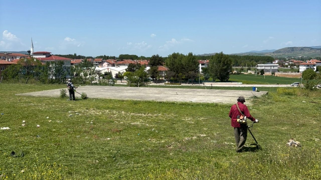 Belediye Düğmeye Bastı Taşköprü'de Temizlik Ve İlaçlama Çalışmaları Hızlandı (4)