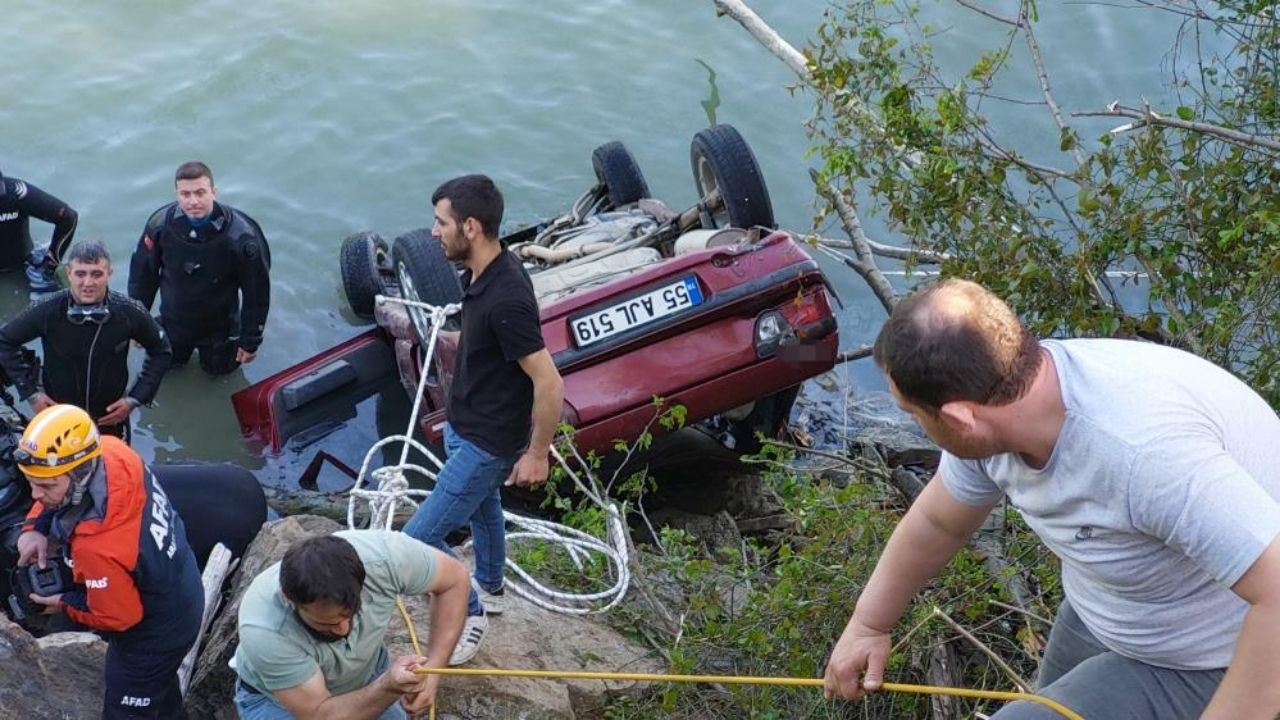 Ehliyetini Alalı 15 Gün Olmuştu Genç Sürücü Feci Kazada Can Verdi (1)
