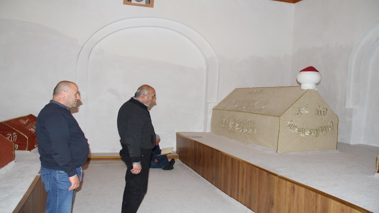 Emir Karatekin Bey (1)