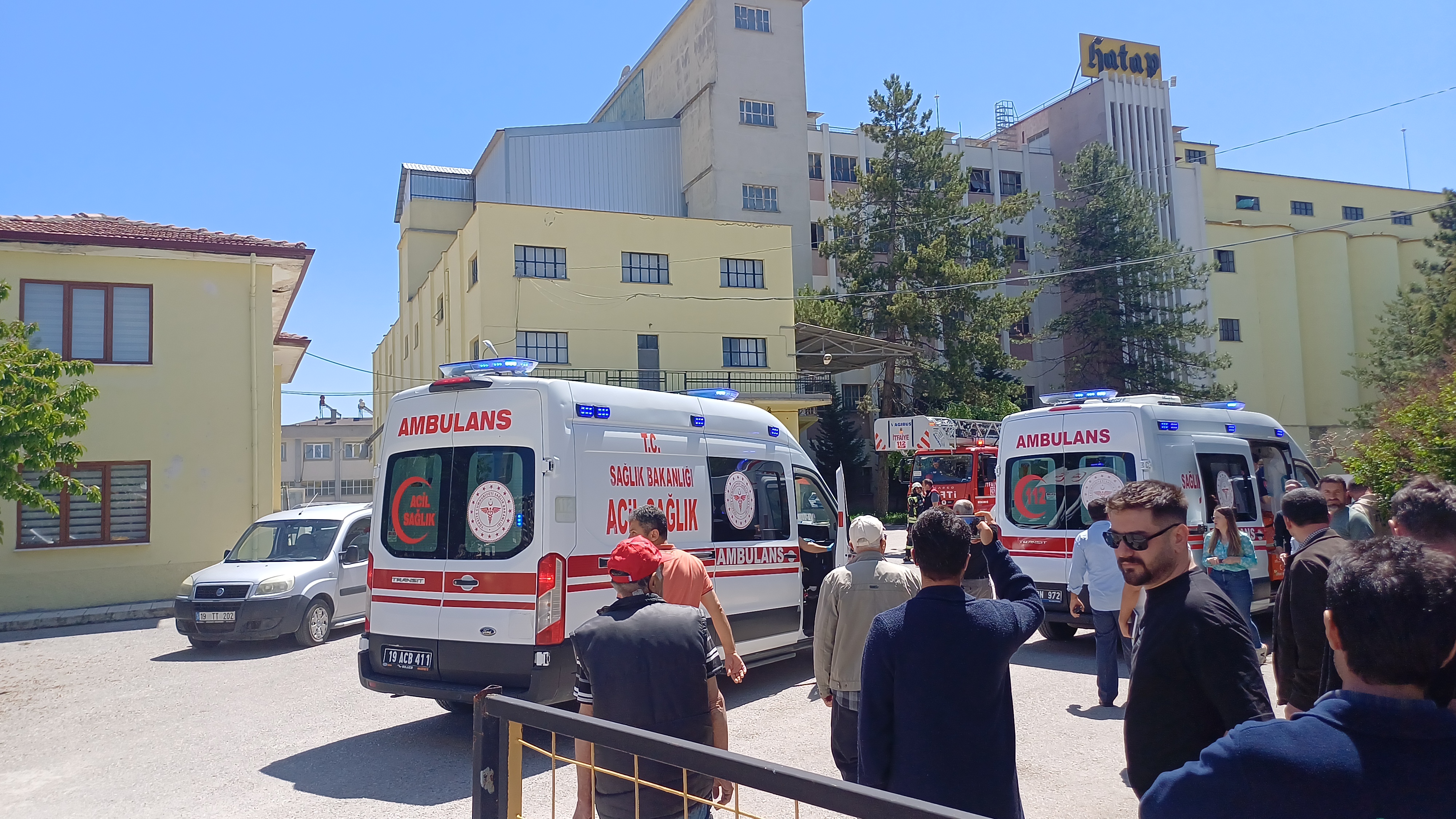Fabrikada Patlama! 8 Işçi Yaralandı Patlama Güvenlik Kamerasına Yansıdı!