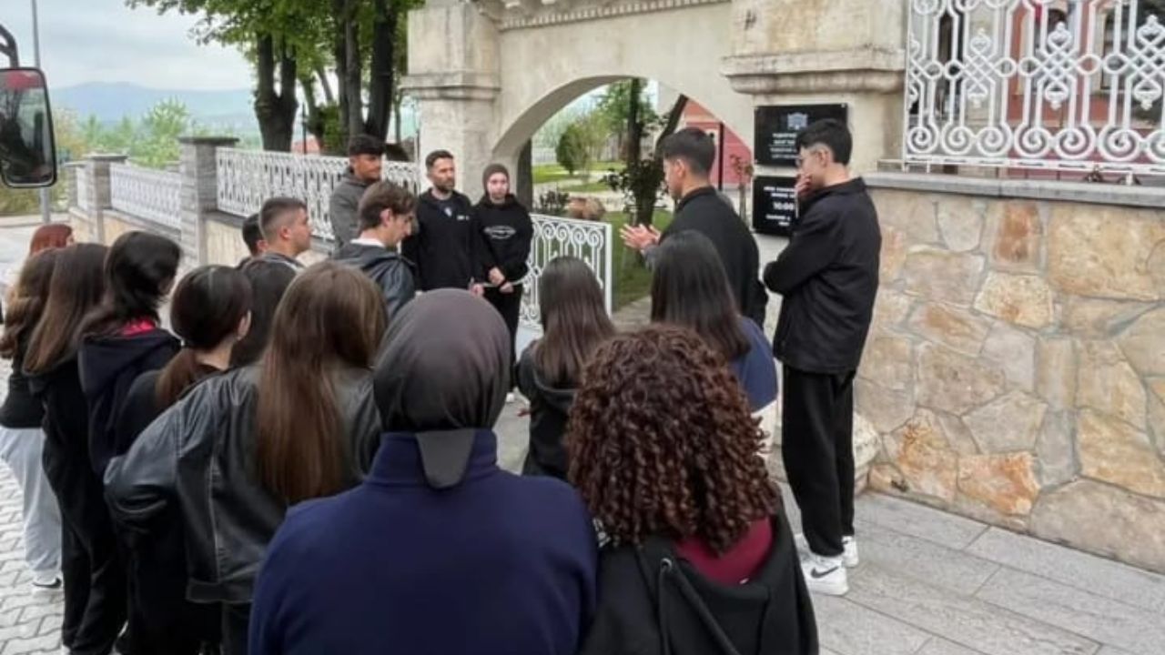 Fahreddin Paşa Anadolu Lisesi Öğrencileri Taşköprü’yü Keşfetti (1)