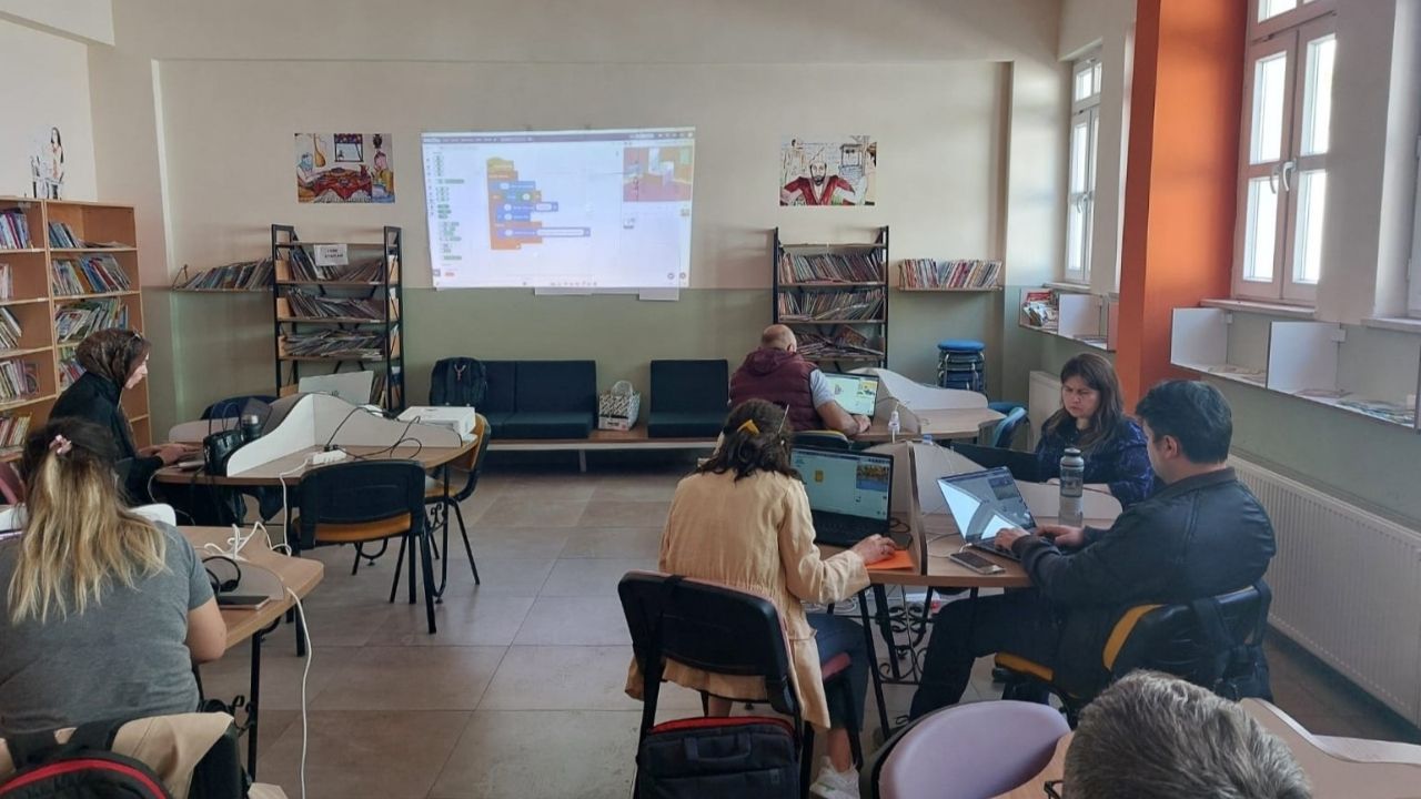 Feyza Projesiyle Eğitimde Dönüşüm Başladı Kastamonu’da Öğretmenler Ai Eğitimi (1)