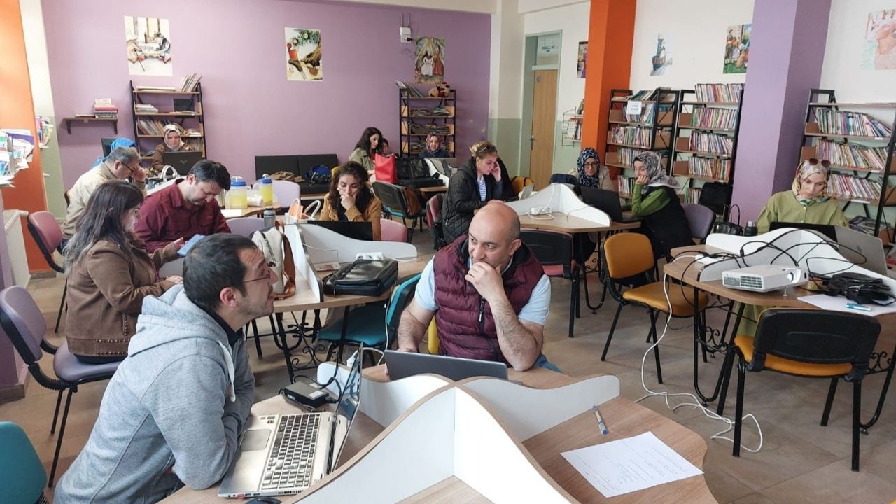 Feyza Projesiyle Eğitimde Dönüşüm Başladı Kastamonu’da Öğretmenler Ai Eğitimi (3)