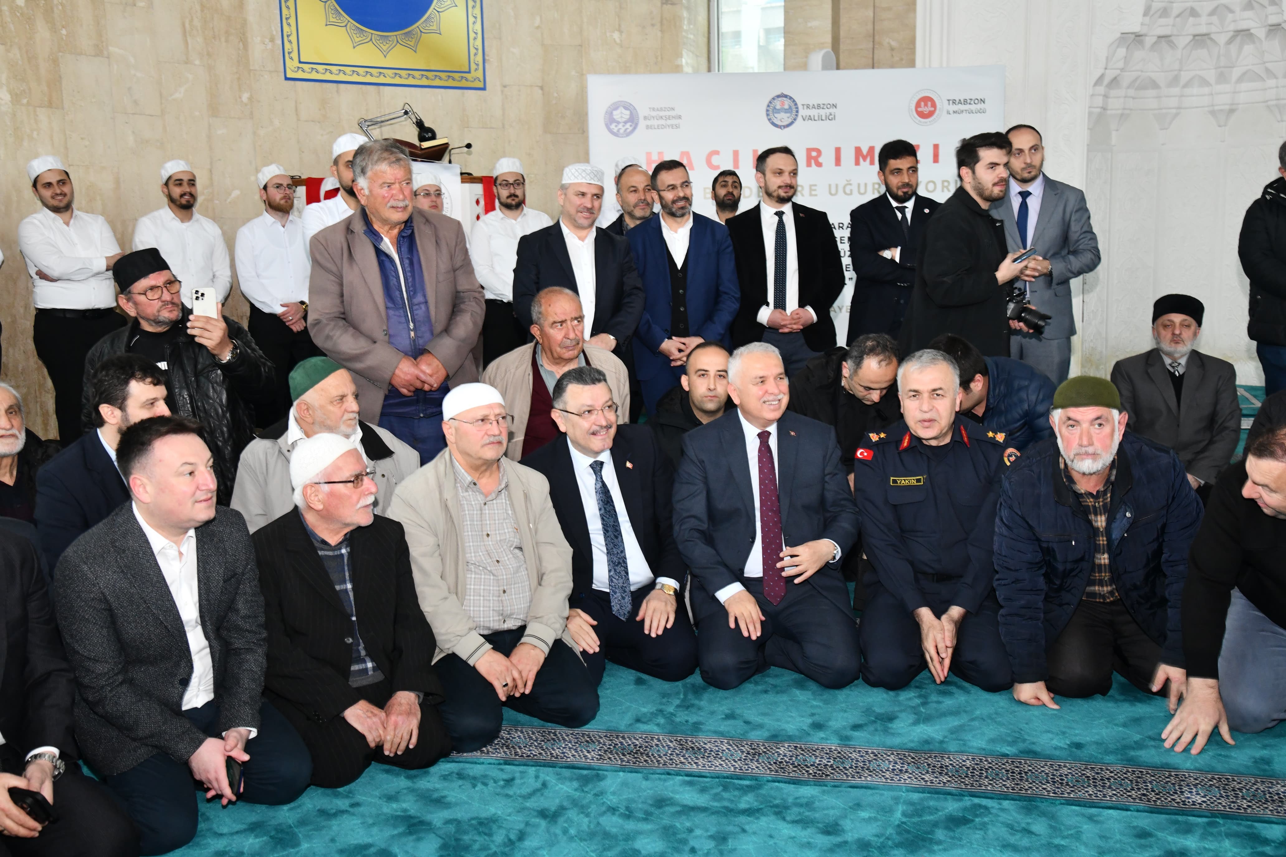 Hacı Adayları Dualarla Uğurlandı