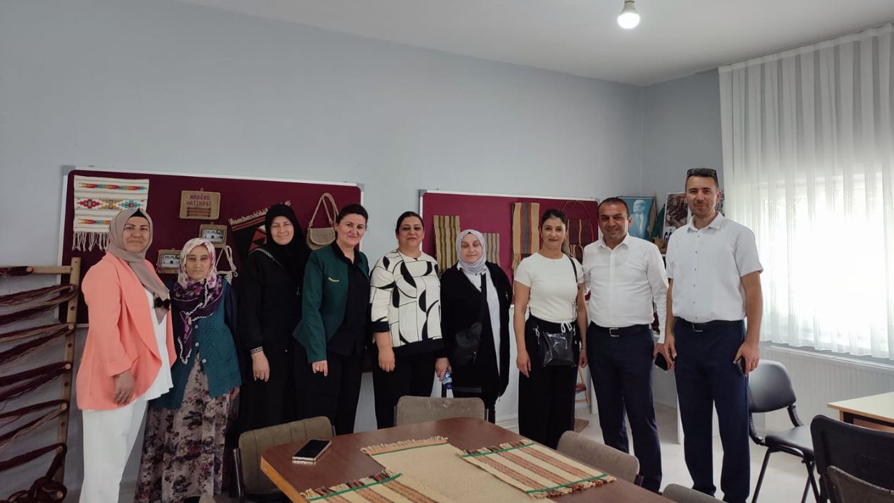 Hanönü’de Hayat Boyu Öğrenme Haftası Sergisi Büyük İlgi Gördü (8)