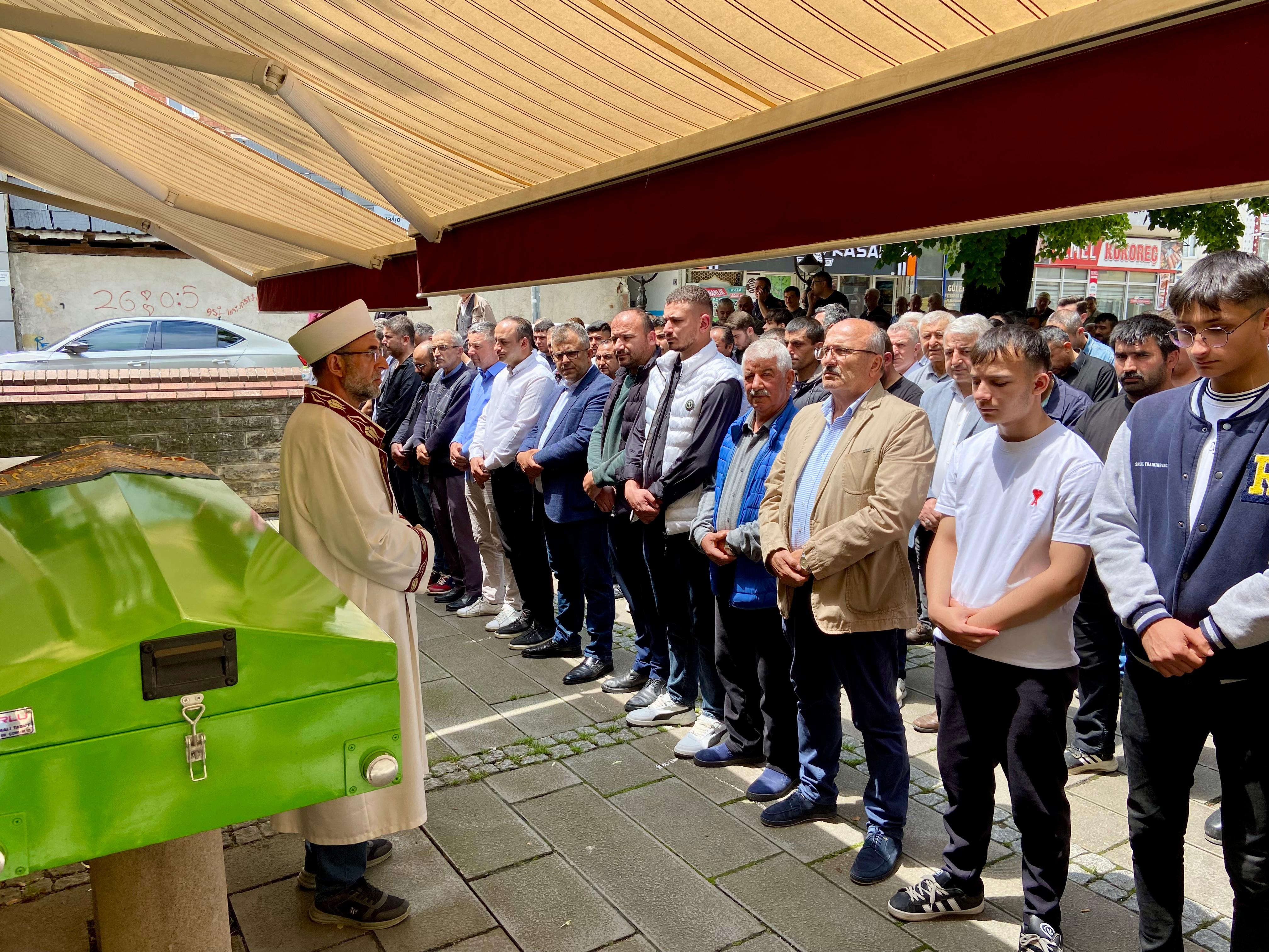 Huriye Akdoğan 4