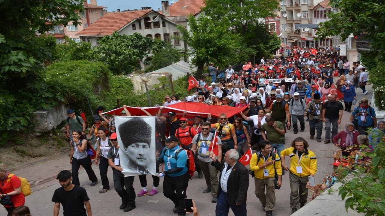 Istiklal Yolu Yürüyüşü (1)