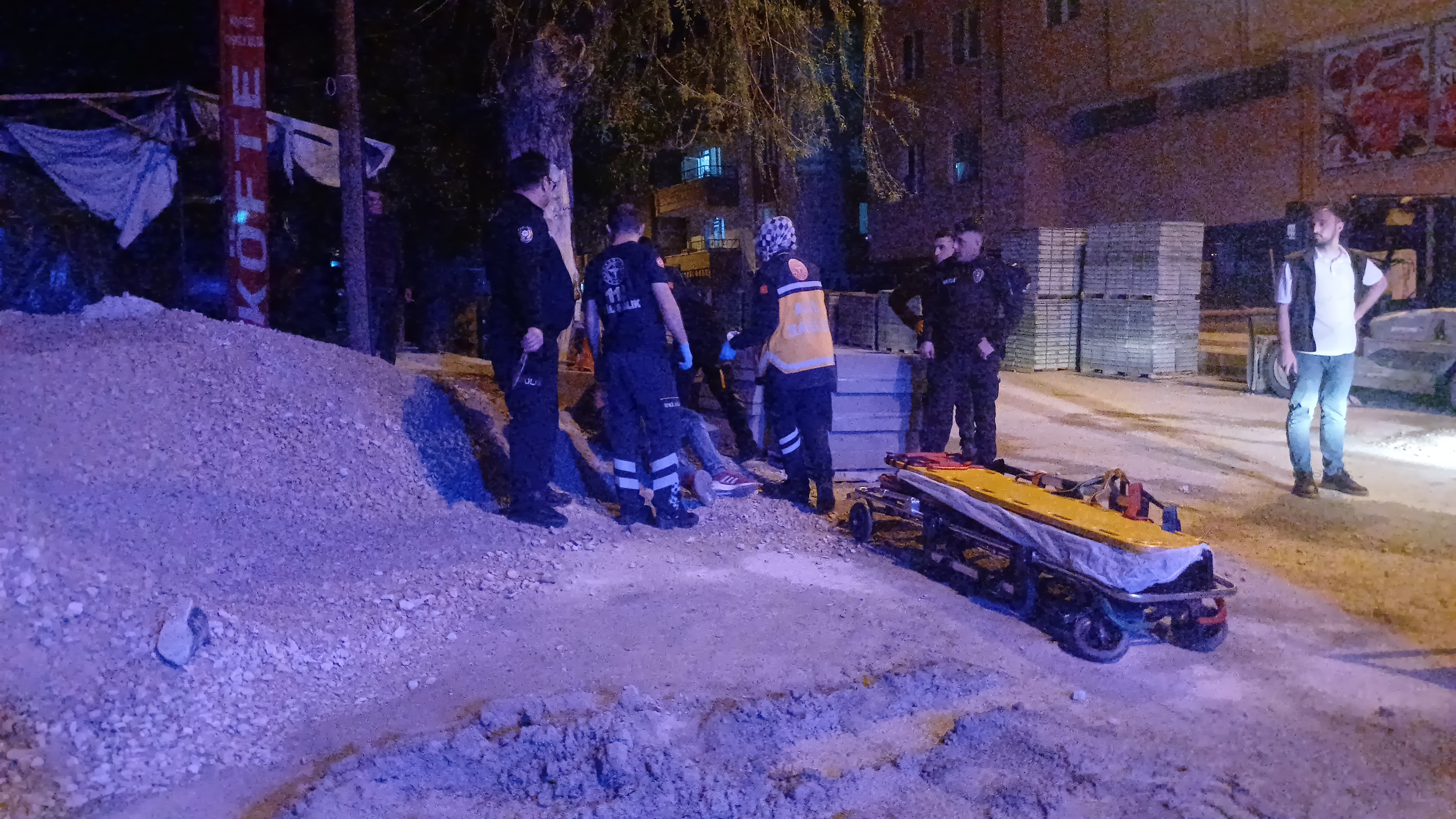 Kardeş Kavgası İki Kardeş Birbirini Bıçakladı! 4