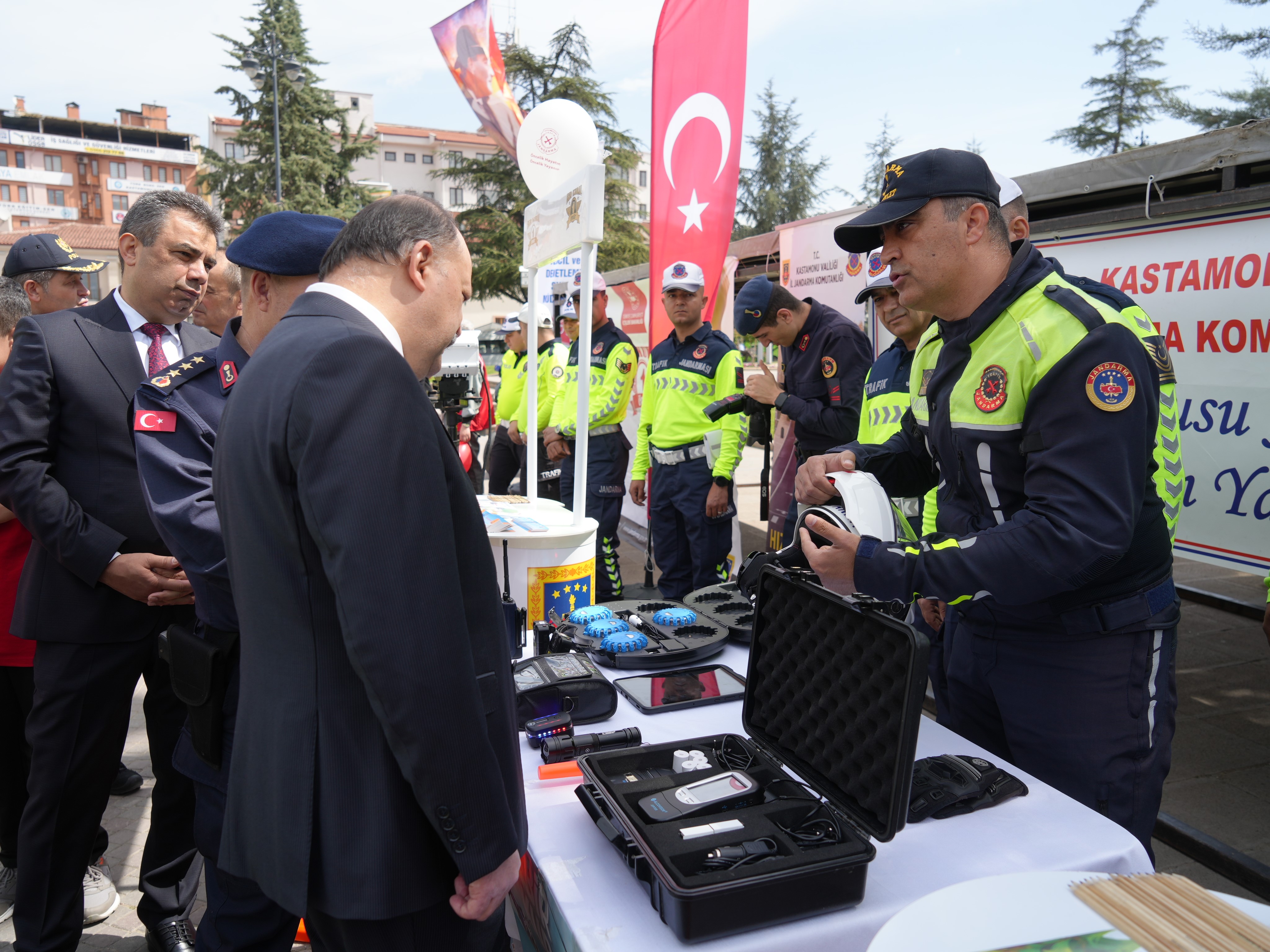 Kastamonu Valisi Dallı'dan Uyarı 'Kasksız Trafiğe Çıkmayın' 13