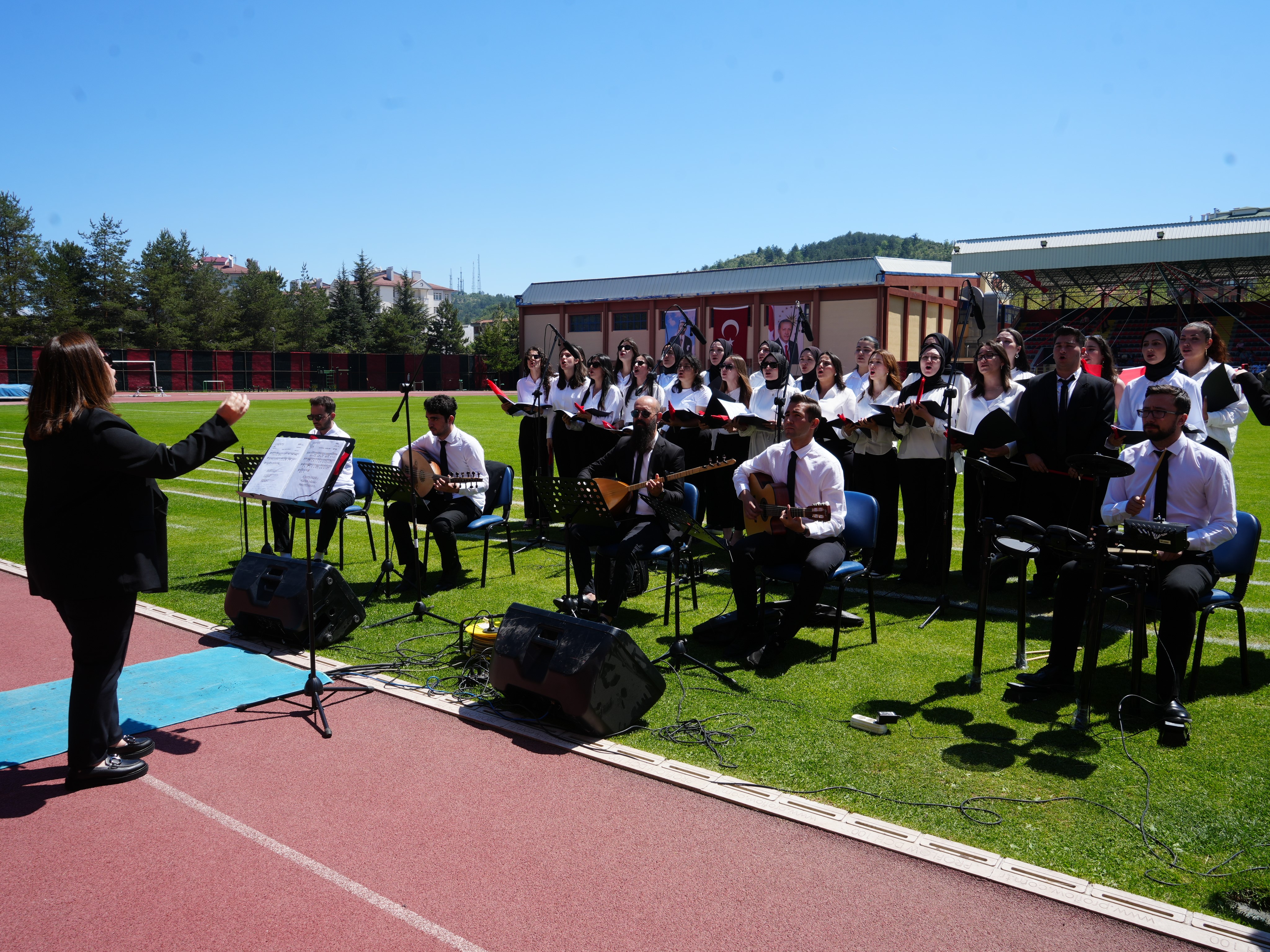 Kastamonu'da 19 Mayıs Coşkusu Komandoların Gösterisi Ayakta Alkışlandı! 14