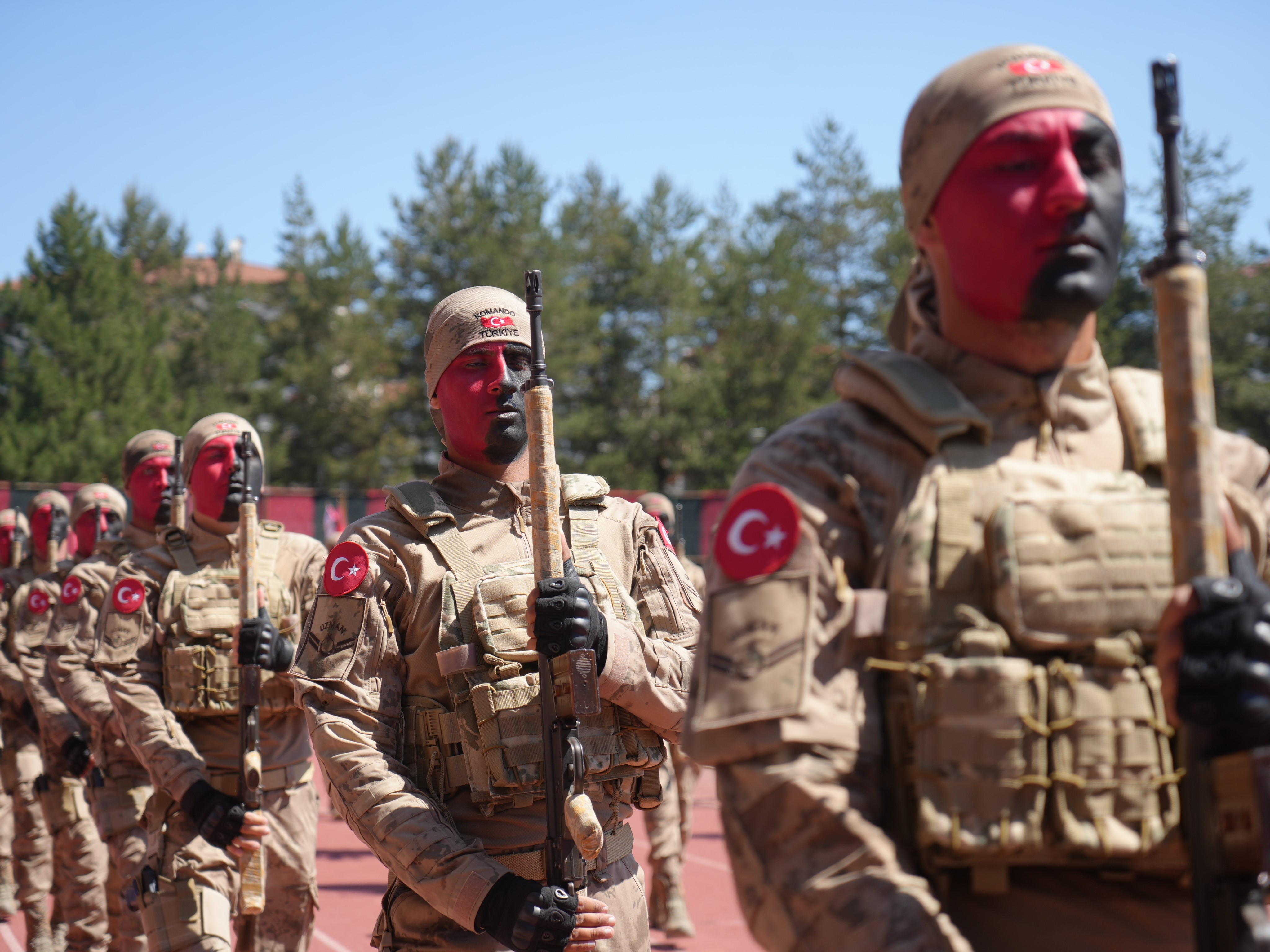 Kastamonu'da 19 Mayıs Coşkusu Komandoların Gösterisi Ayakta Alkışlandı! 22