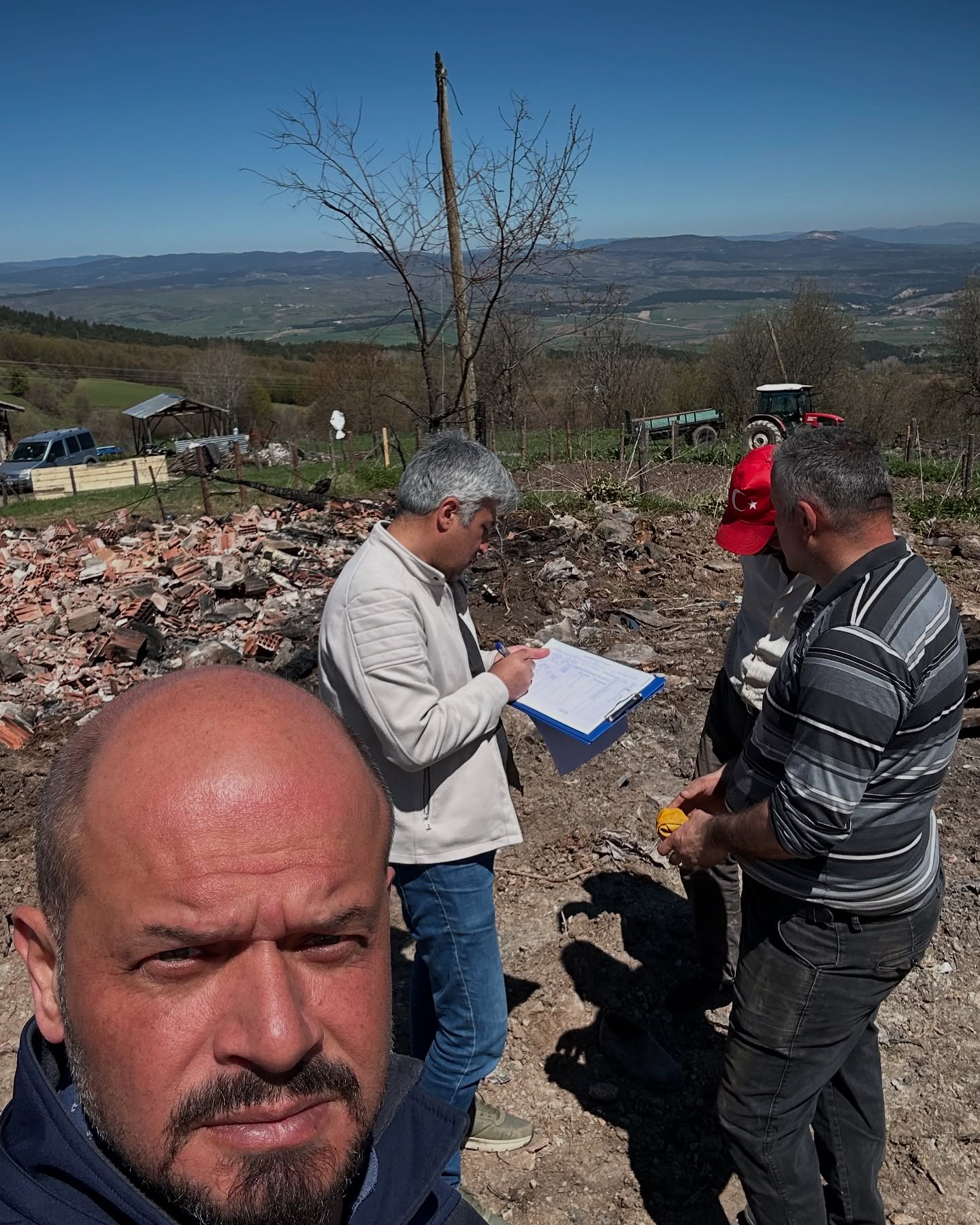 Kastamonu'da 2 Ev, 3 Ahırın Kül Olduğu Yangının Ardından Kayıplar Tespit Edildi 3