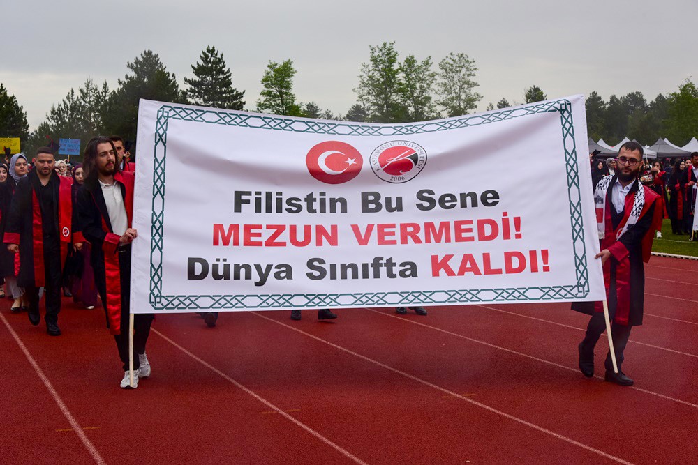 Kastamonu'da 4 Binden Fazla Öğrenciyi Mezuniyet Coşkusu Sardı
