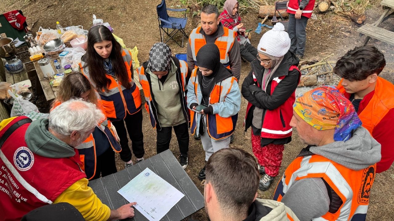 Kastamonu’da Doğayla İç İçe Hayat Kurtaran Eğitim Kasrak’tan Kamplı Kırsal Arama Kurtarma Programı (3)