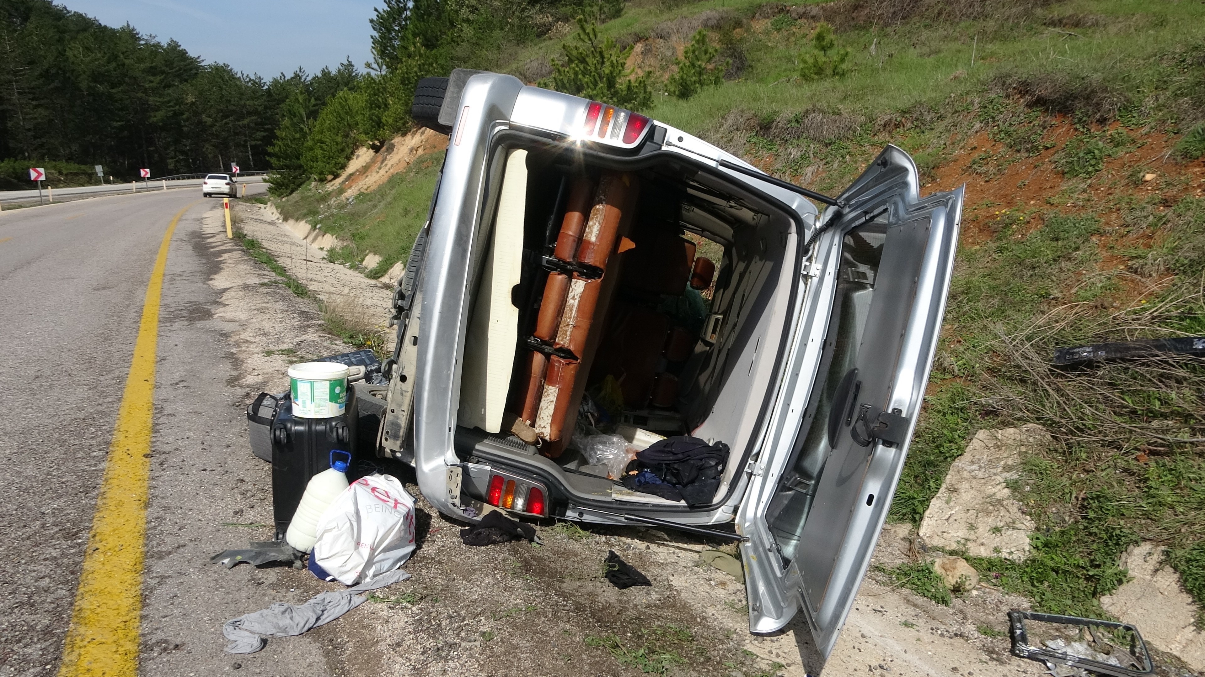 Kastamonu'da Feci Kaza! Otomobil Takla Attı 4 Yaralı Var! 6