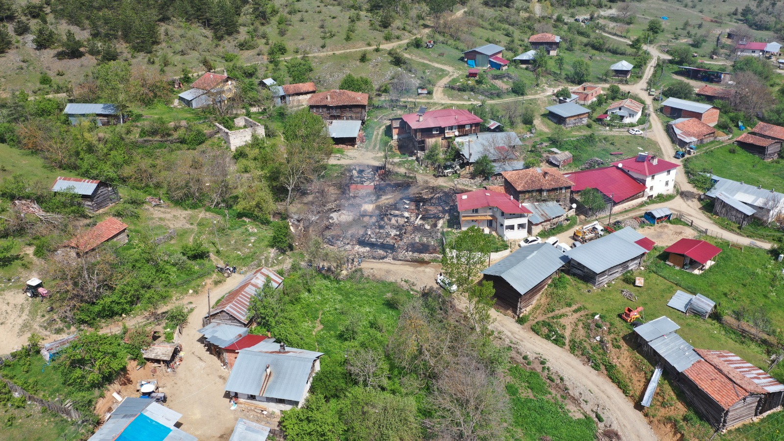 Kastamonu'da Feci Yangın! Tamamen Kül Oldu 1 Kişi Yaralandı! 44