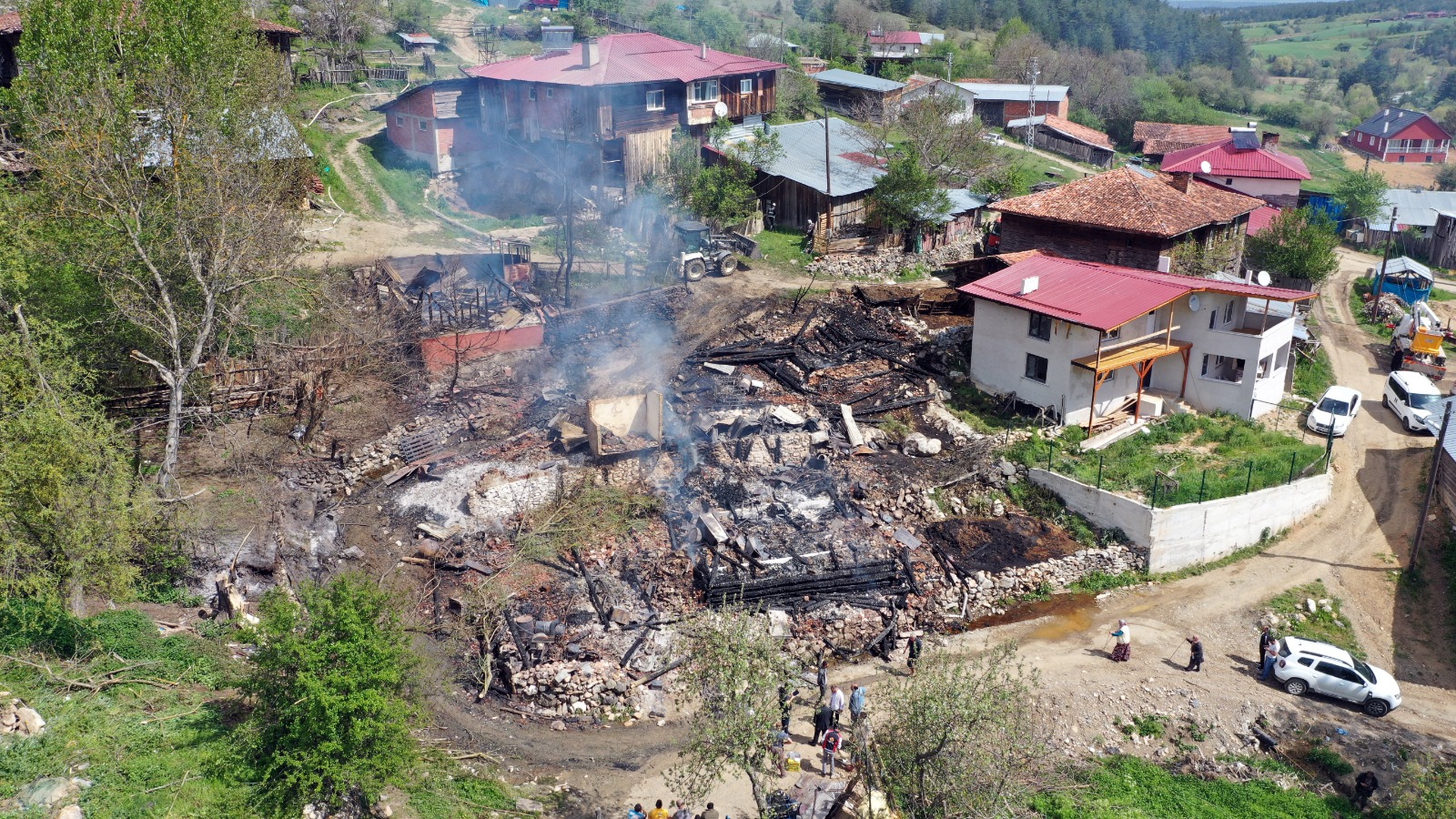 Kastamonu'da Feci Yangın! Tamamen Kül Oldu 1 Kişi Yaralandı! 45
