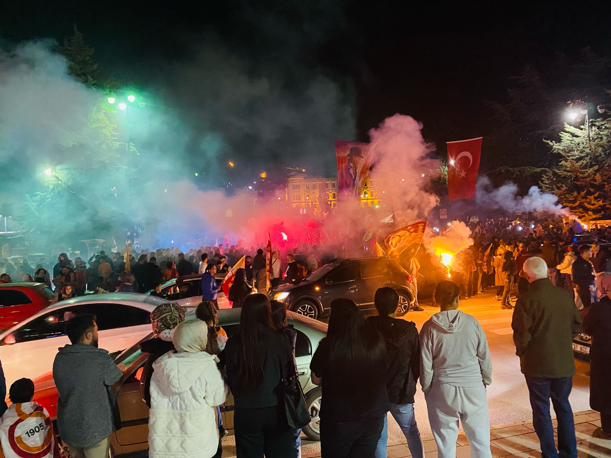 Kastamonu'da Galatasaray Coşkusu Meydan Sarı Kırmızıya Boyandı!