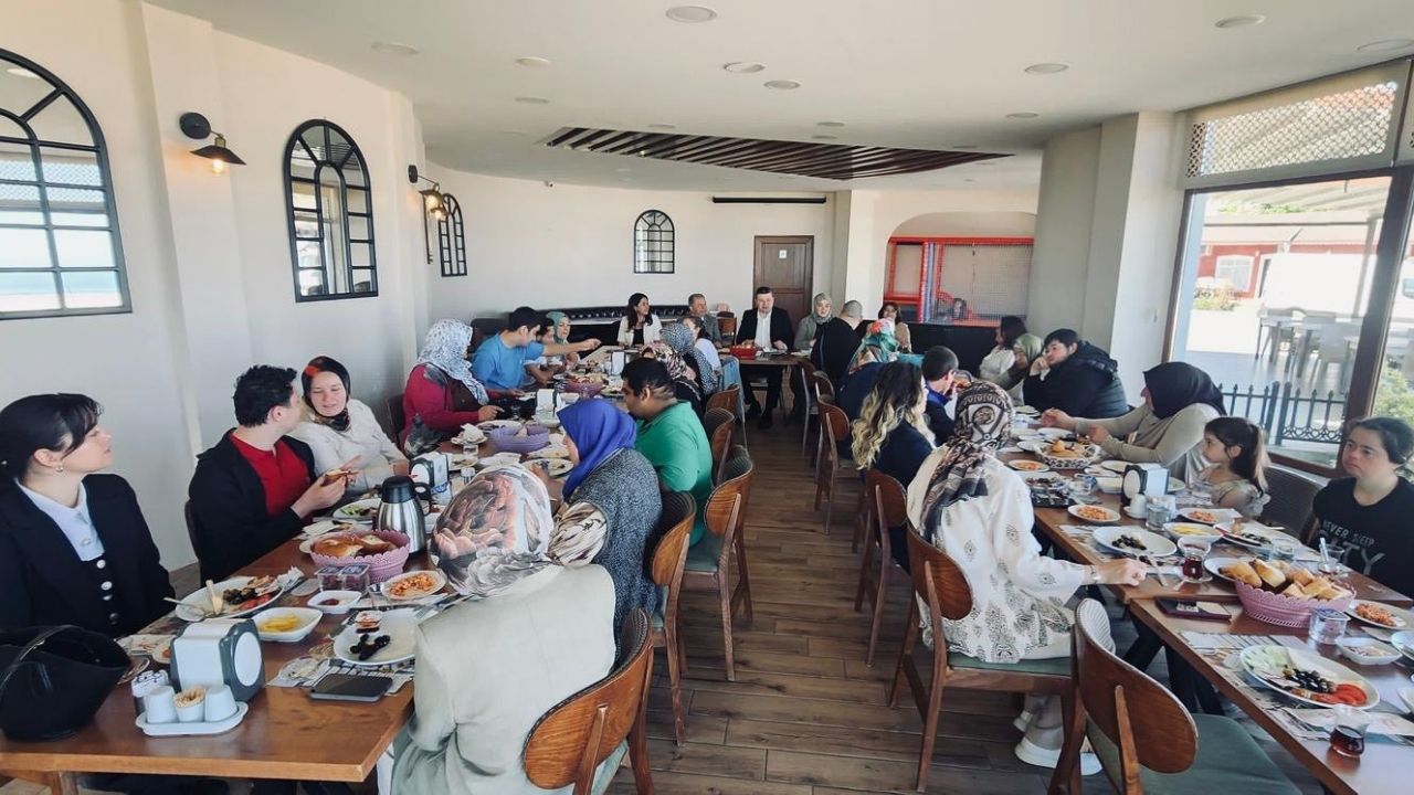 Kastamonu’da Gönüllere Dokunan Kahvaltı Buluşması (1)