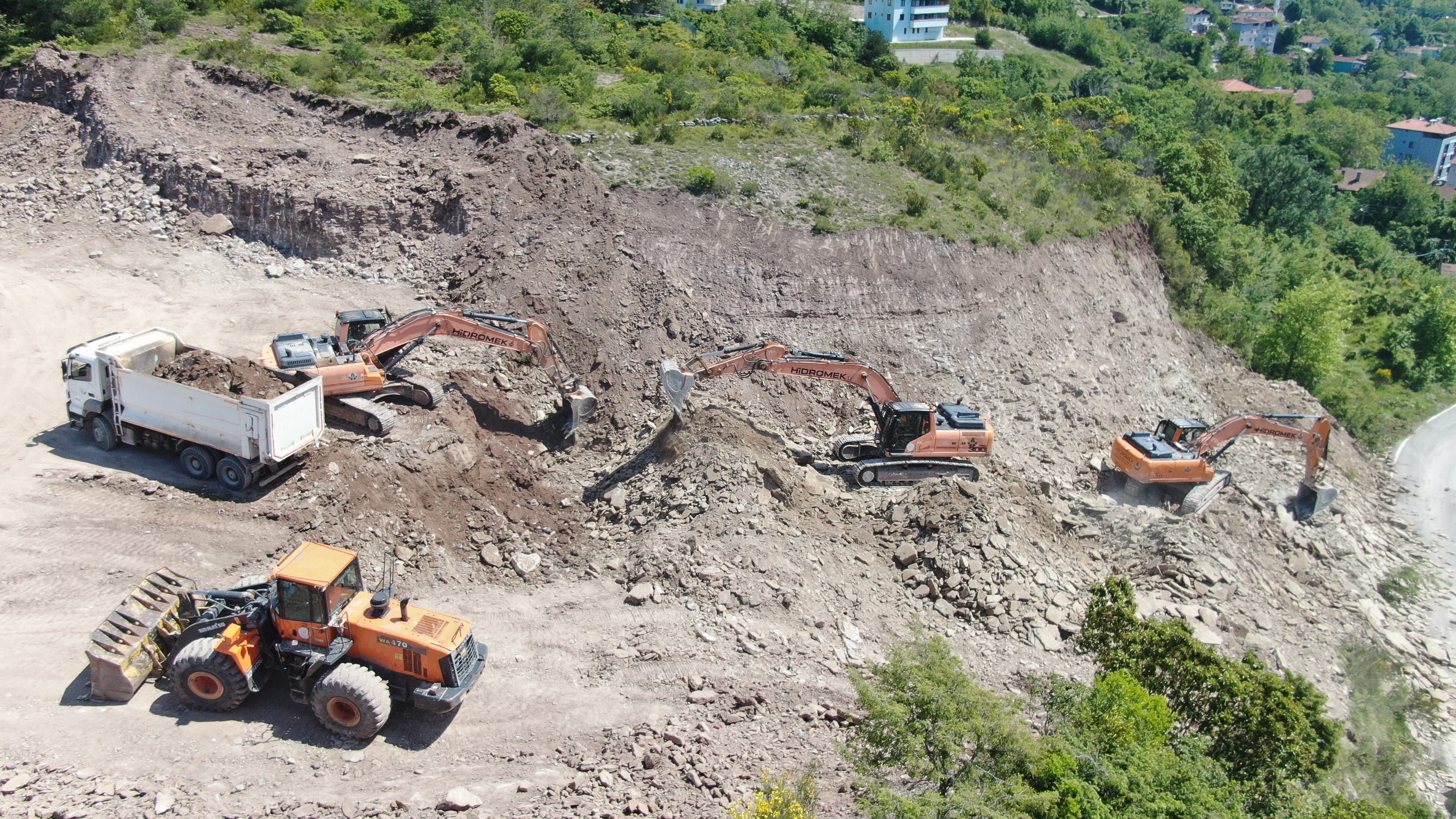 Kastamonu'da Heyelan Yol Çöktü, Toprak Denizle Birleşti! 6