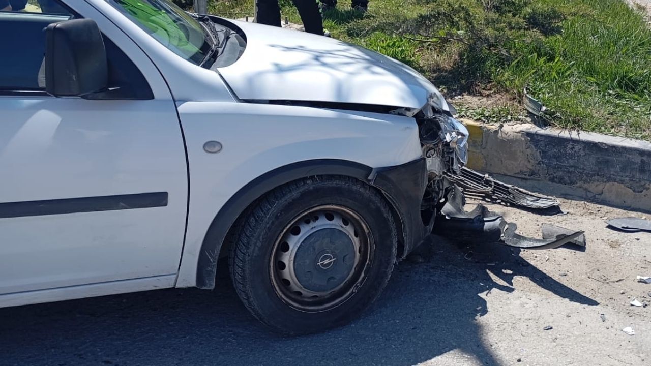Kastamonu’da Köprü Girişinde Kaza (2)