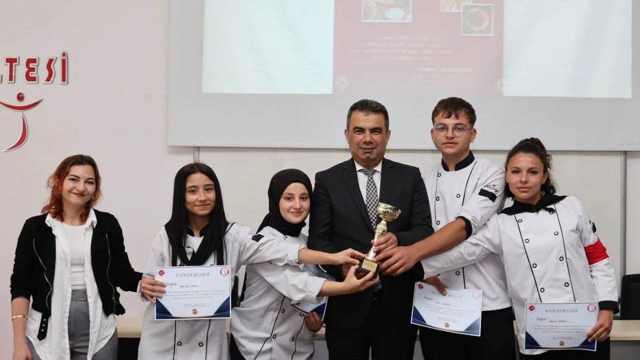Kastamonu’da Liseli Şefler Yarıştı Taşköprü'deki O Okul Lezzetleriyle Büyüledi! (3)