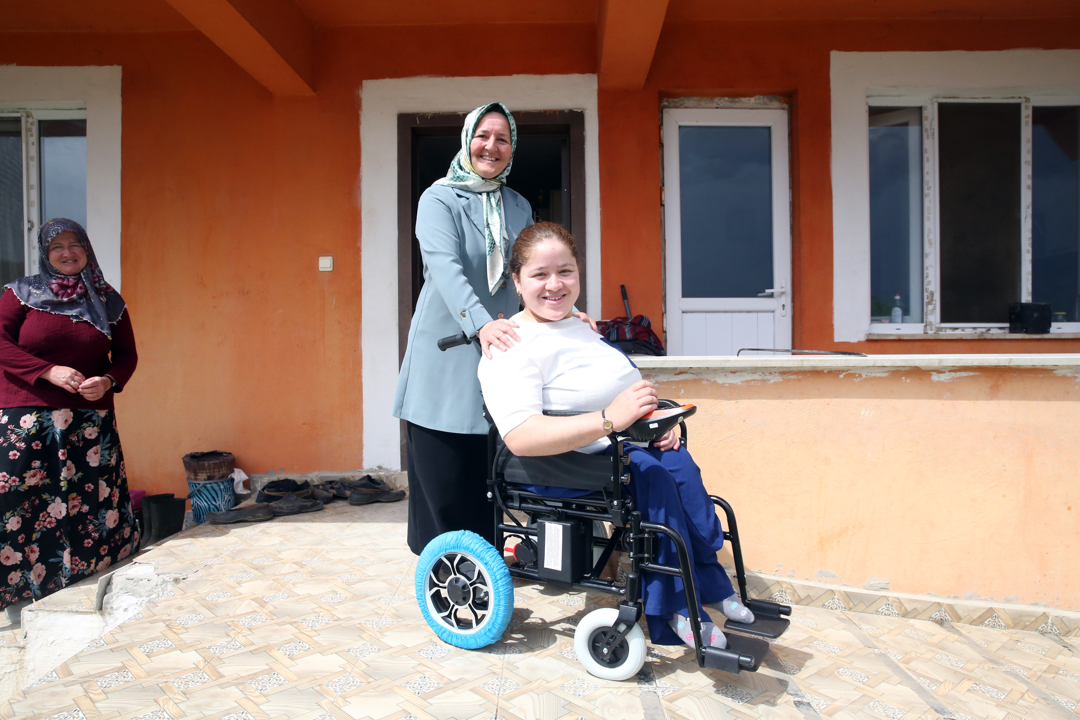 Kastamonu'da Mink Öğrenciler Harçlıklarıyla Özel Bireylere Umut Oldu! 4