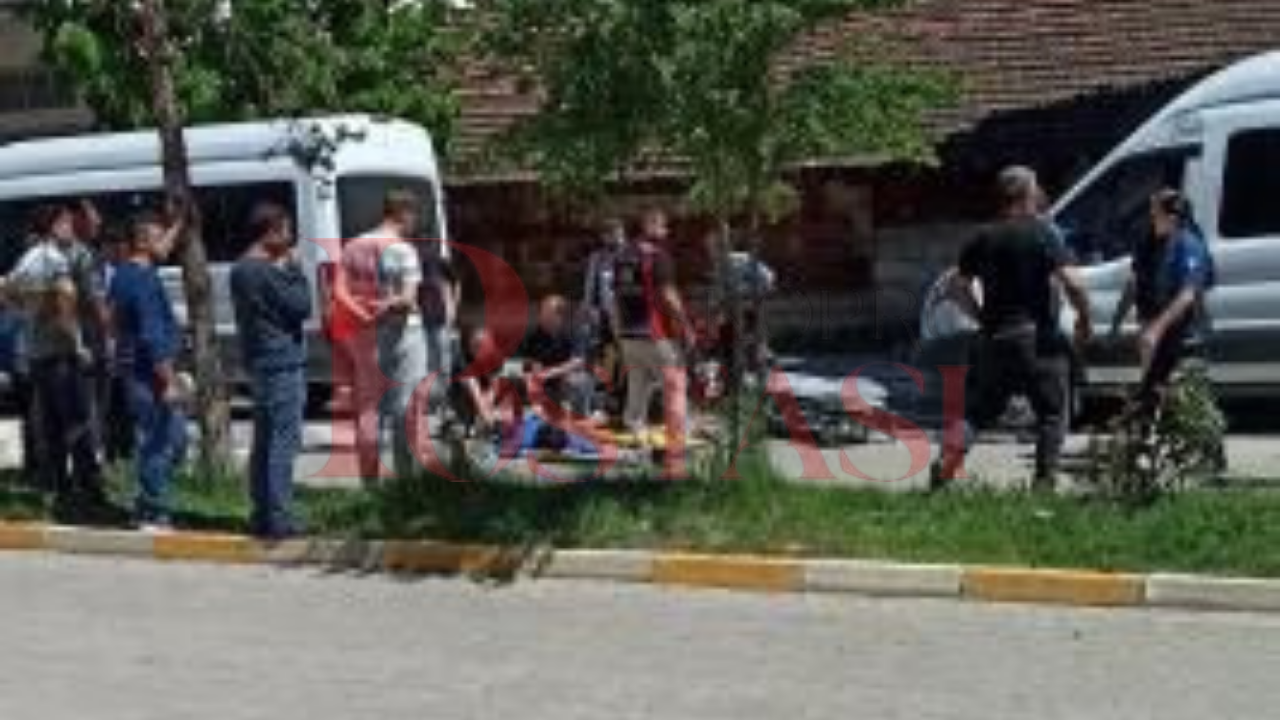 Kastamonu'da Motosiklet Kazası Yola Savrulan Sürücü Hastaneye Kaldırıldı! 2