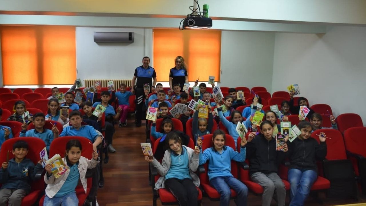 Kastamonu’da Öğrencilere Renkli Eğitim Emniyetten Anlamlı Buluşma (1)