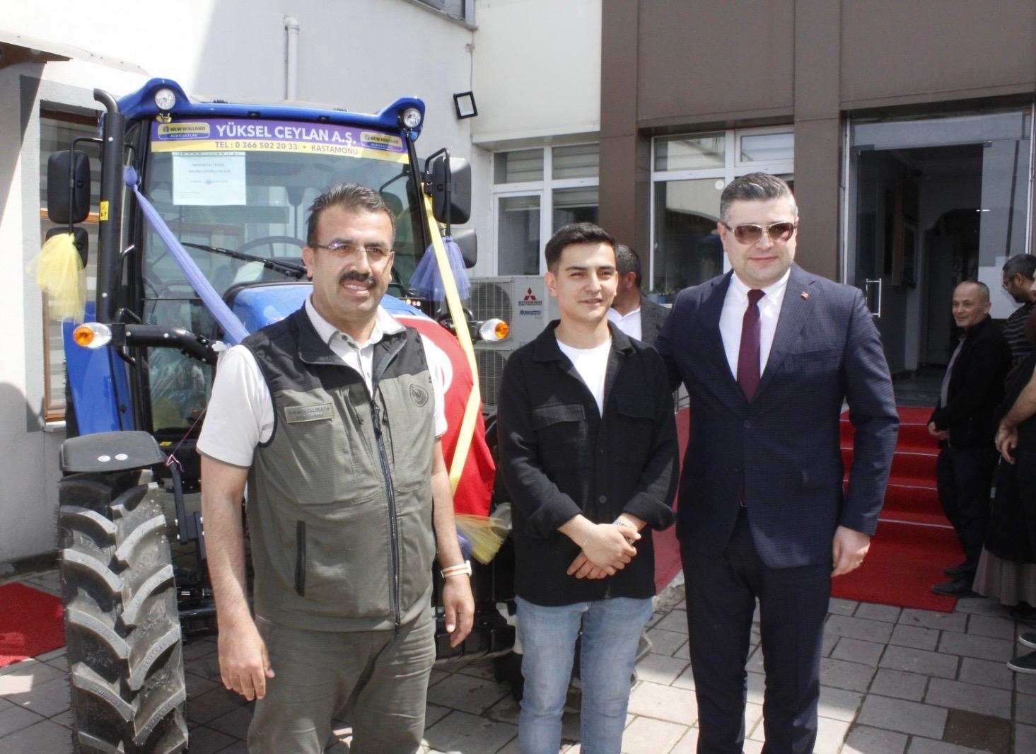 Kastamonu’da Orman Köylüsüne Destek 2 Traktör, 6 Vinç, 2 Testere Verildi! 3