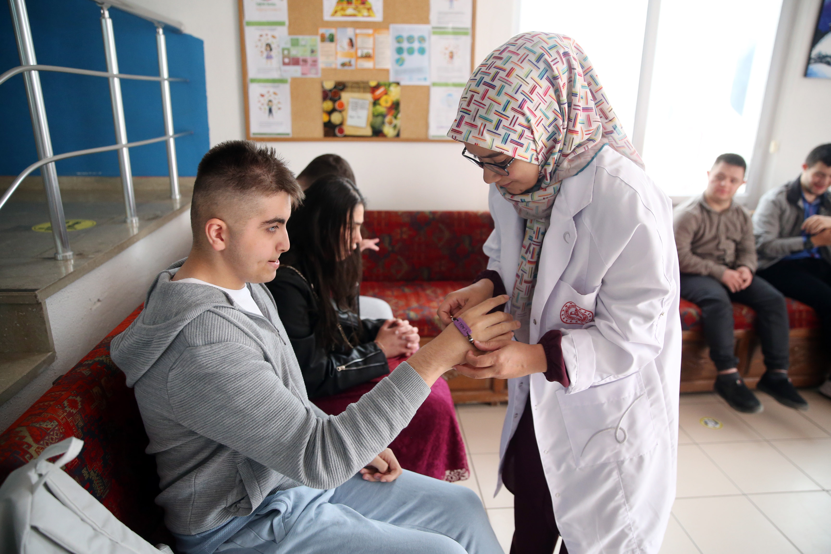 Kastamonu'da Özel Gereksinimli Öğrencilerden Özgün Proje 'Servis Benim Rengim' 10