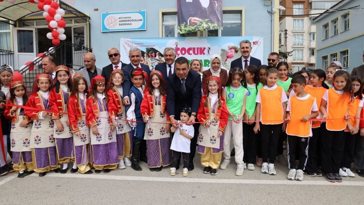 Kastamonu’da Yüzlerce Öğrenci Geleneksel Çocuk Oyunları Şenliği’ne Katıldı (1)