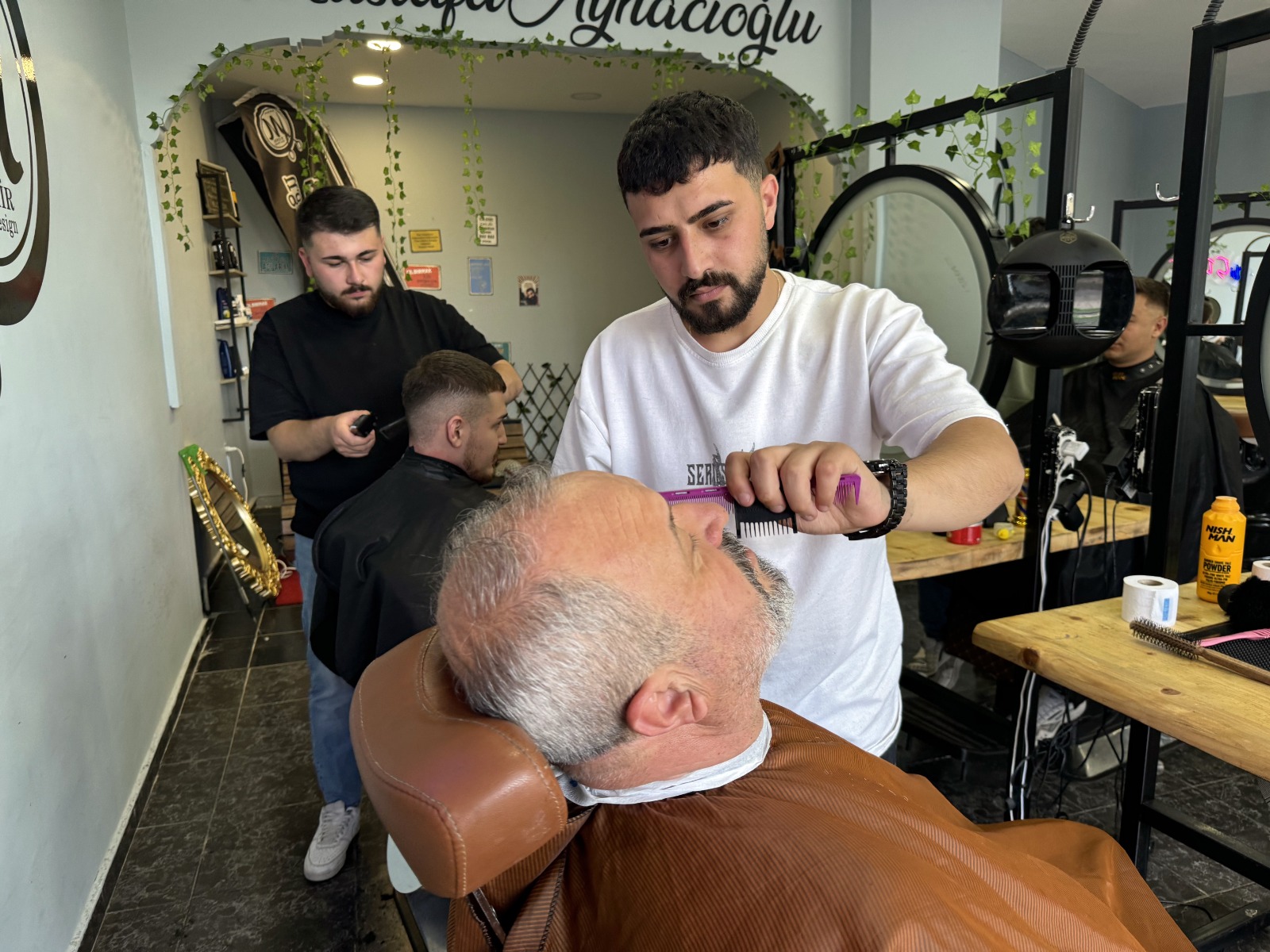 Kastamonu'daki Kuaför Gazi Ve Şehit Çocuklarına Ücretsiz Hizmet Veriyor! 1