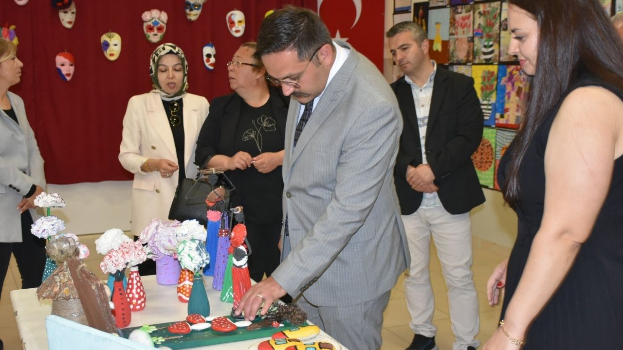 Kastamonulu Öğrencilerin Yıl Sonu Sergisi ‘İz Bırakan Eller’ Büyüledi (2)