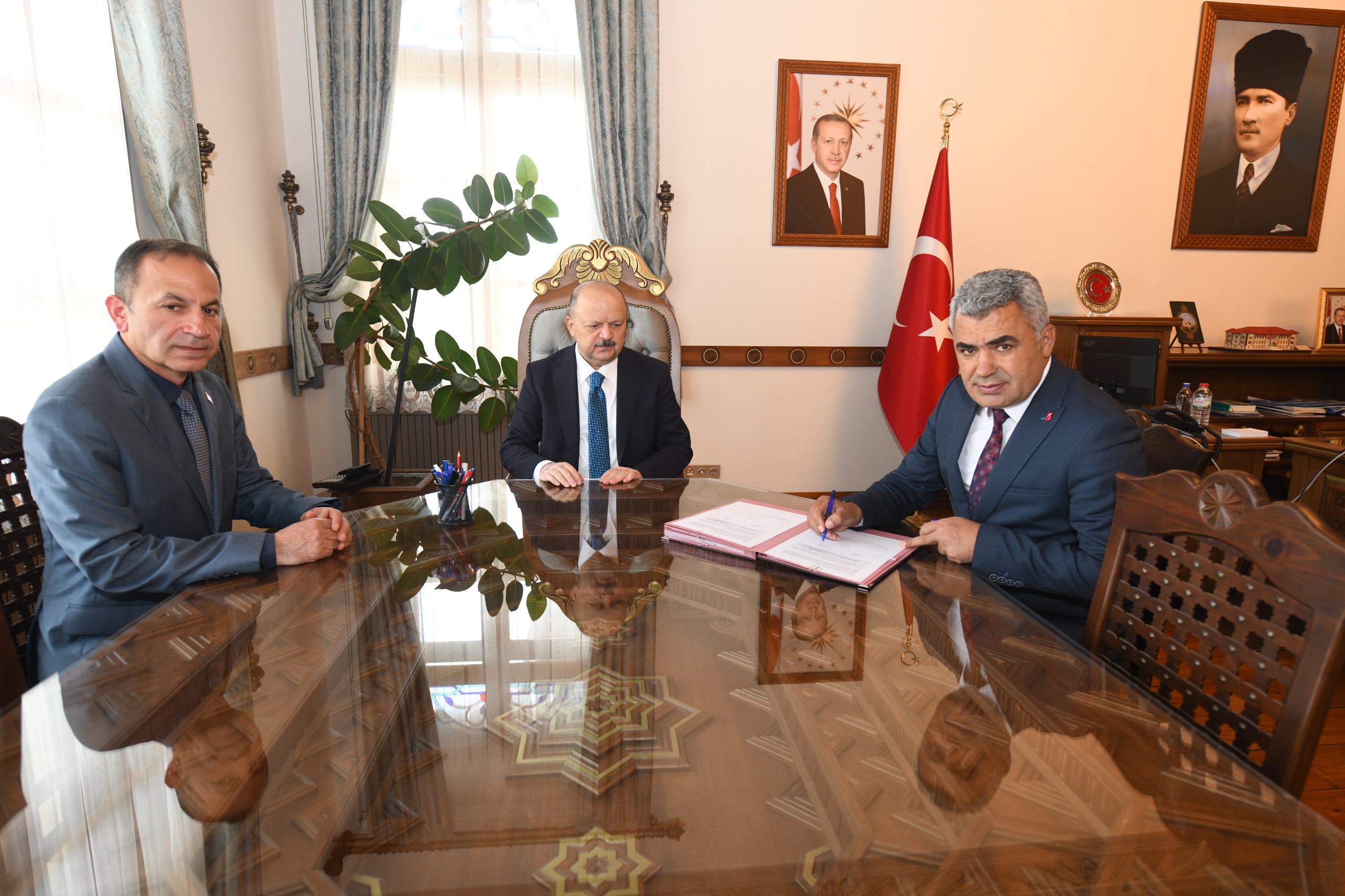 Kastamonu'nun Ilçesinde Kapalı Pazar Ve Satış Alanı Kuruluyor Protokol Imzalandı!