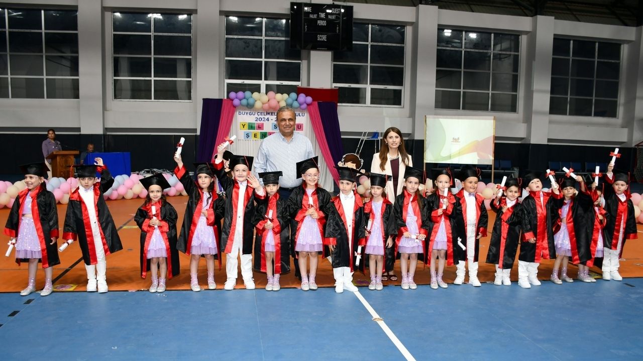 Kastamonu’nun Ilçesinde Sahne Miniklerin Yılsonu Gösterisi Büyüledi! (3)