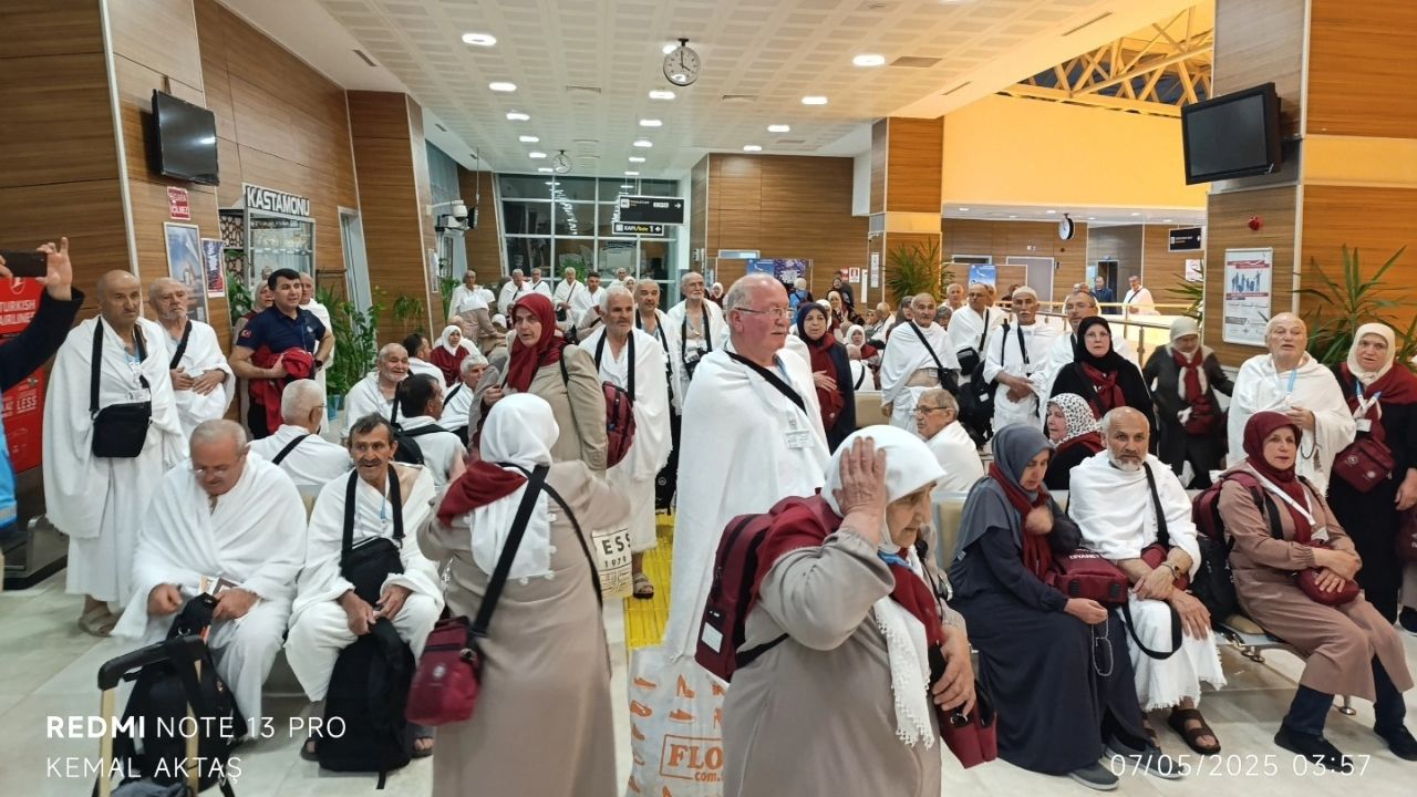 Kastamonu’nun İlk Hac Kafilesi Dualarla Uğurlandı (7)