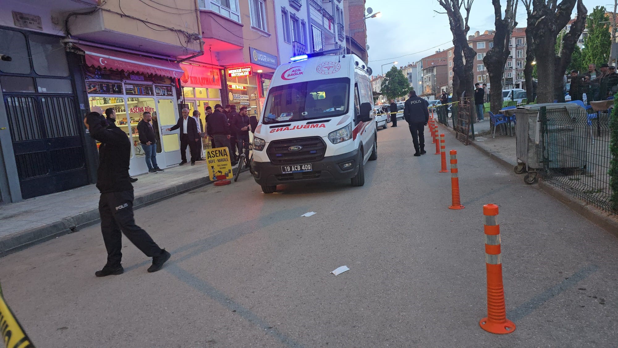 Kavgada Silahıyla Kendini Vurdu!