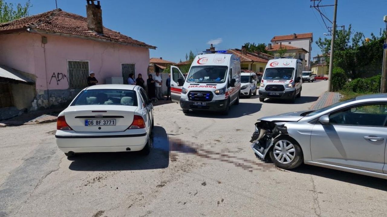 Kavşakta Feci Çarpışma8 Yaralı! (3)
