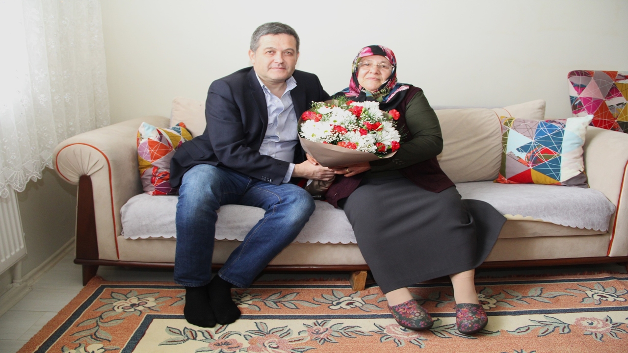 Kayhan Ay Anneler Günü Ziyaret (2)