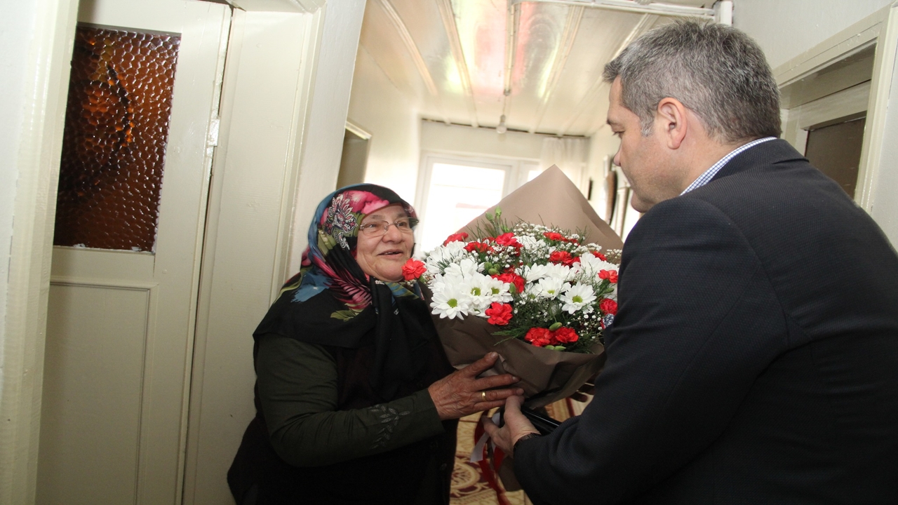 Kayhan Ay Anneler Günü Ziyaret (3)