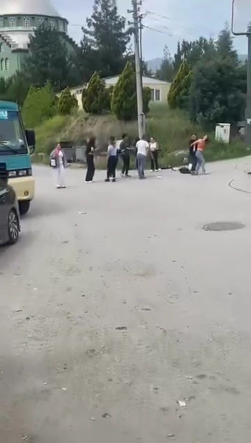 Komşu Ilde Skandal Kavga Üniversiteli Genç Kızlar Saç Saça Girdi!