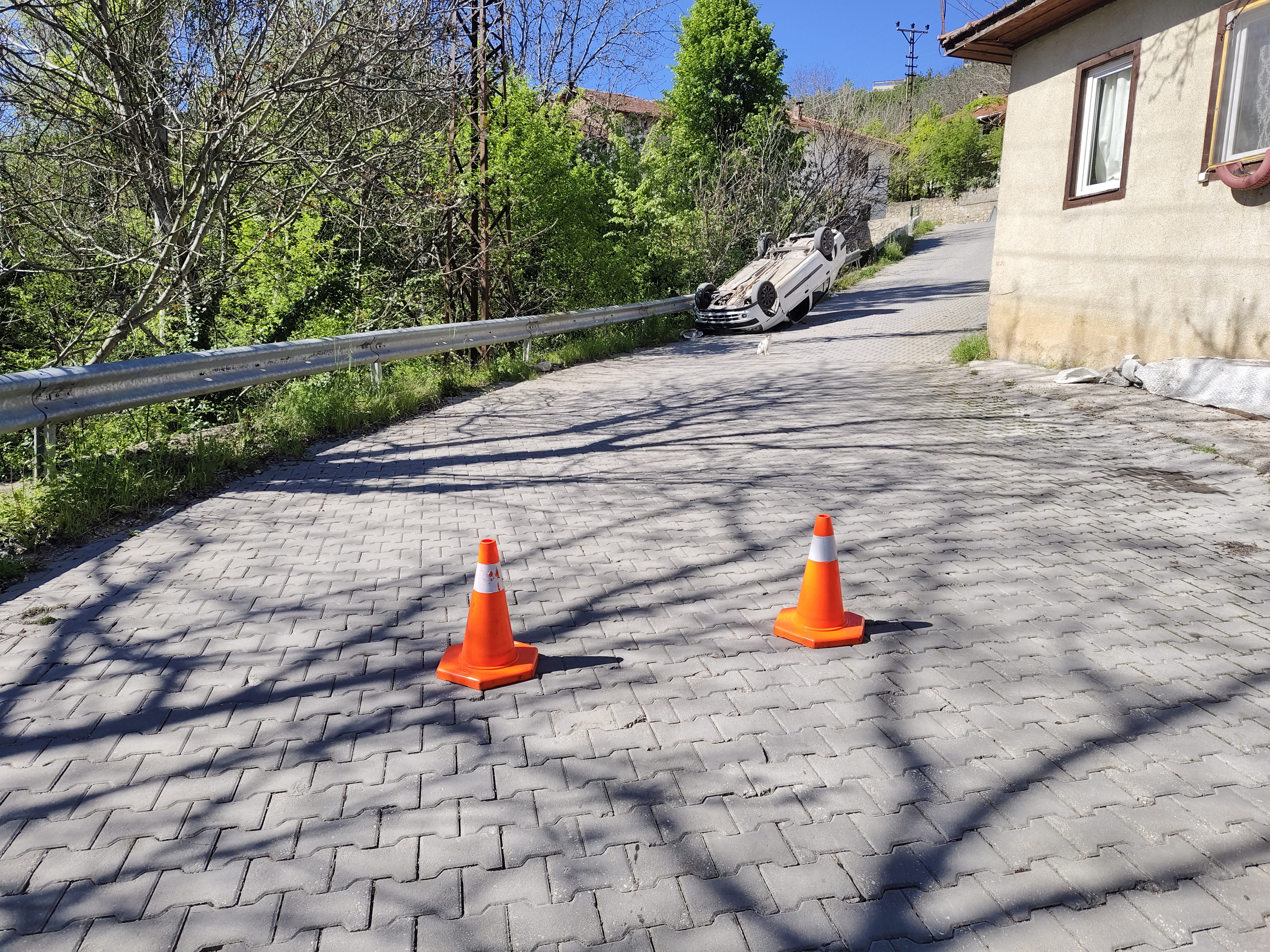Korkutan Kaza Otomobil Takla Attı! 1