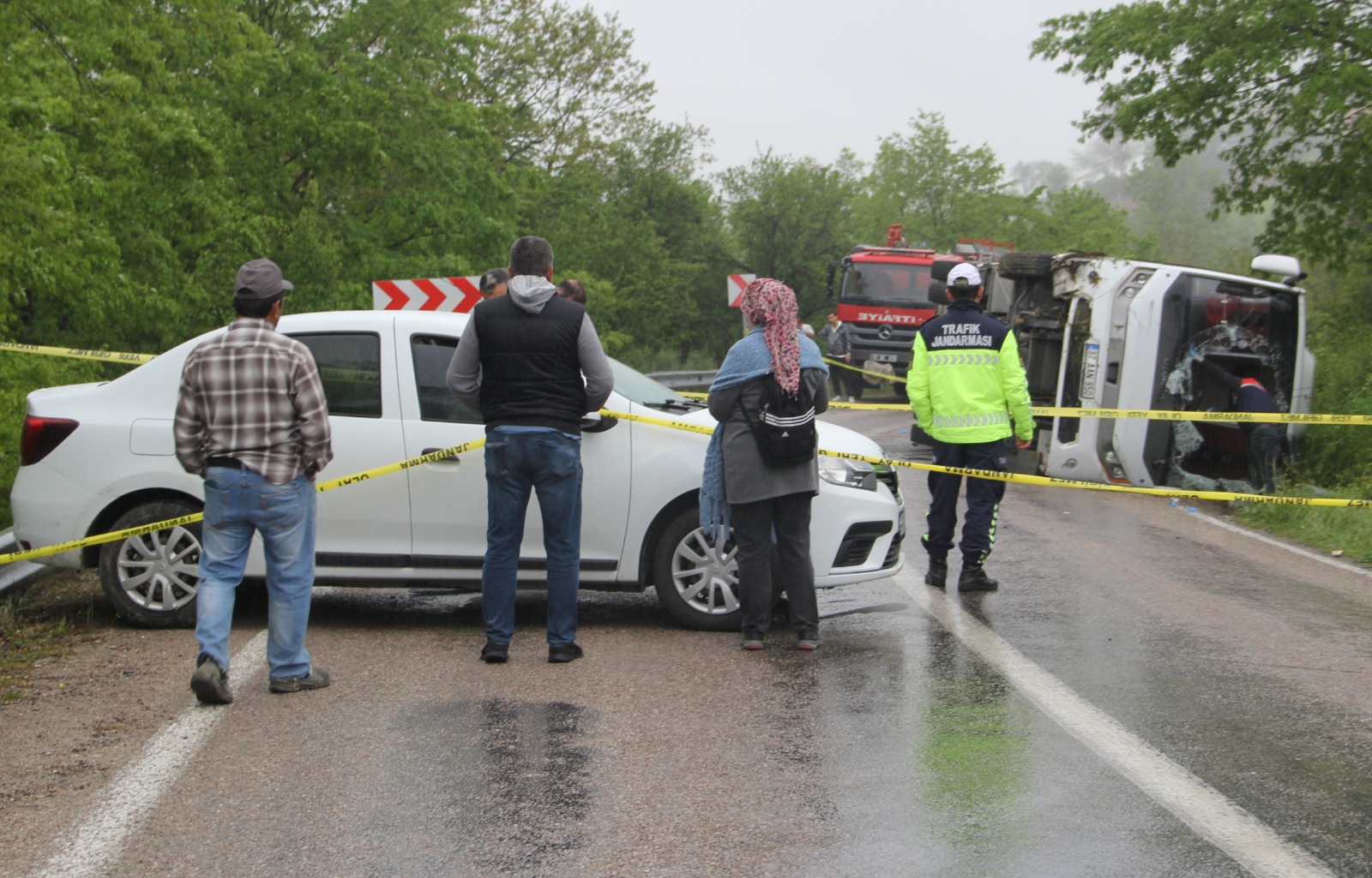 Kü Öğrencilerini Taşıyan Servis Kaza Yaptı! Valilik Açıkladı Feci Kazada 28 Yaralı Var!